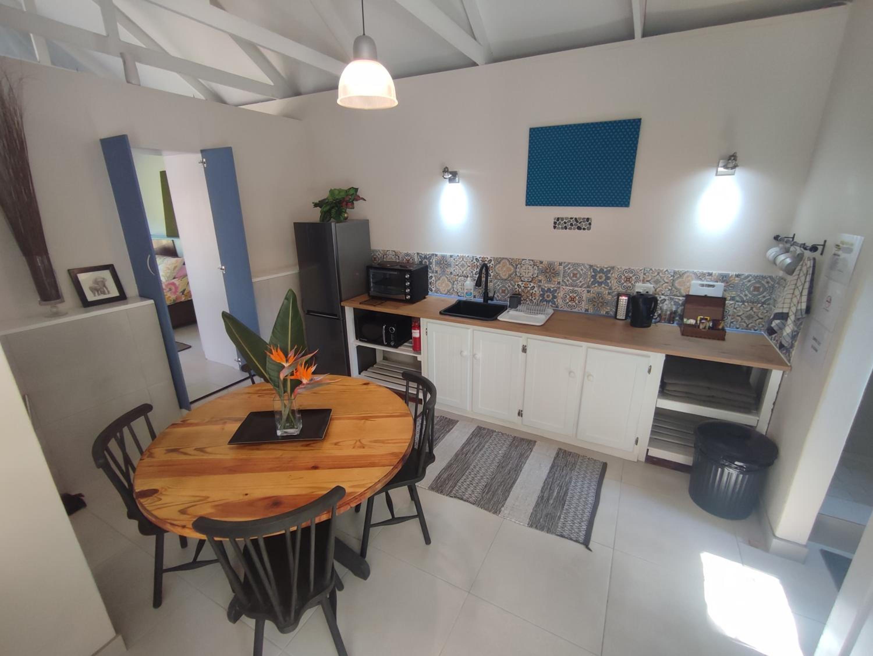 Paradise in the City - Cottage One