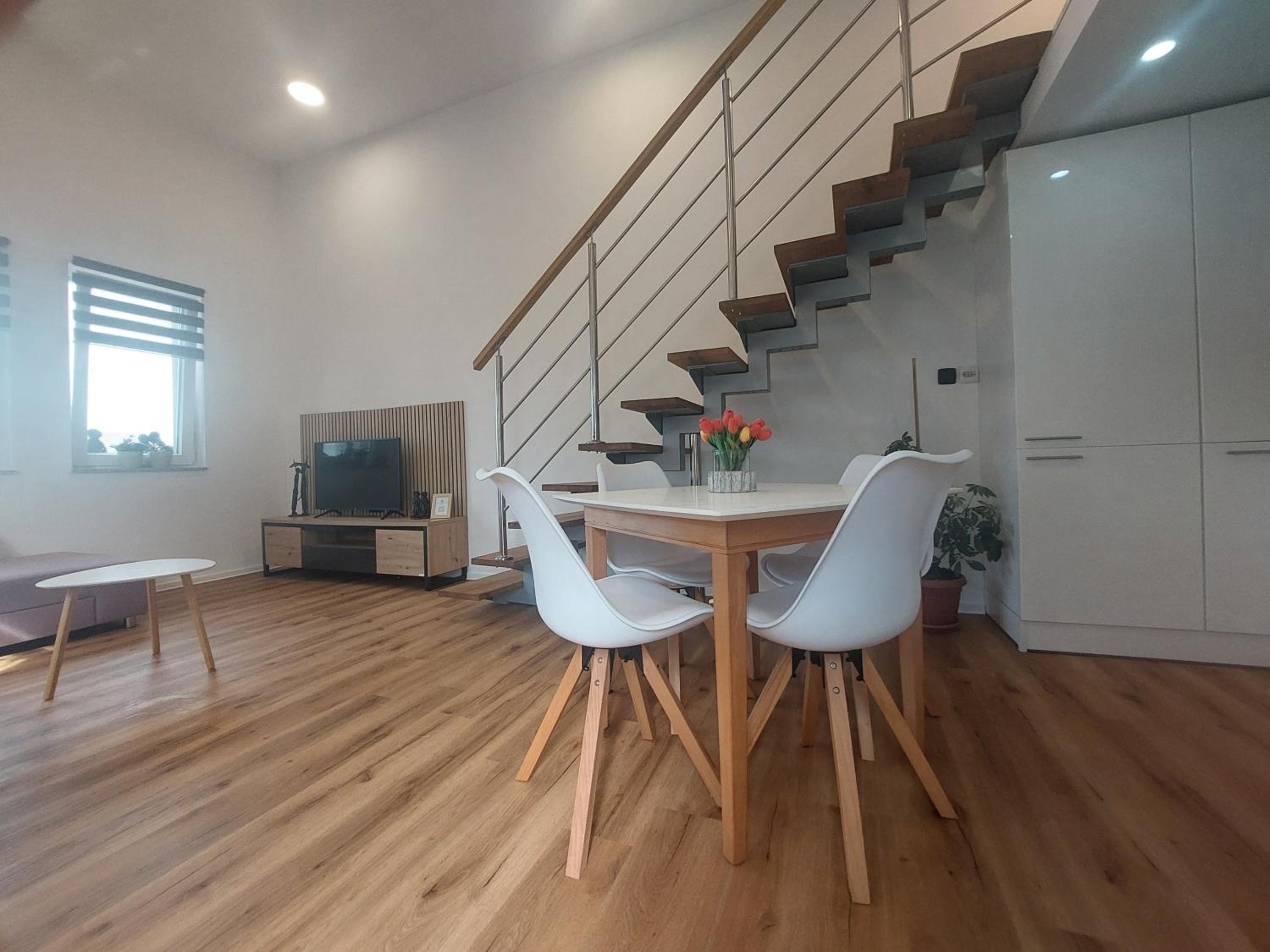 SPRING and SUMMER cosy family apartment near Ljubljana & parking view 3