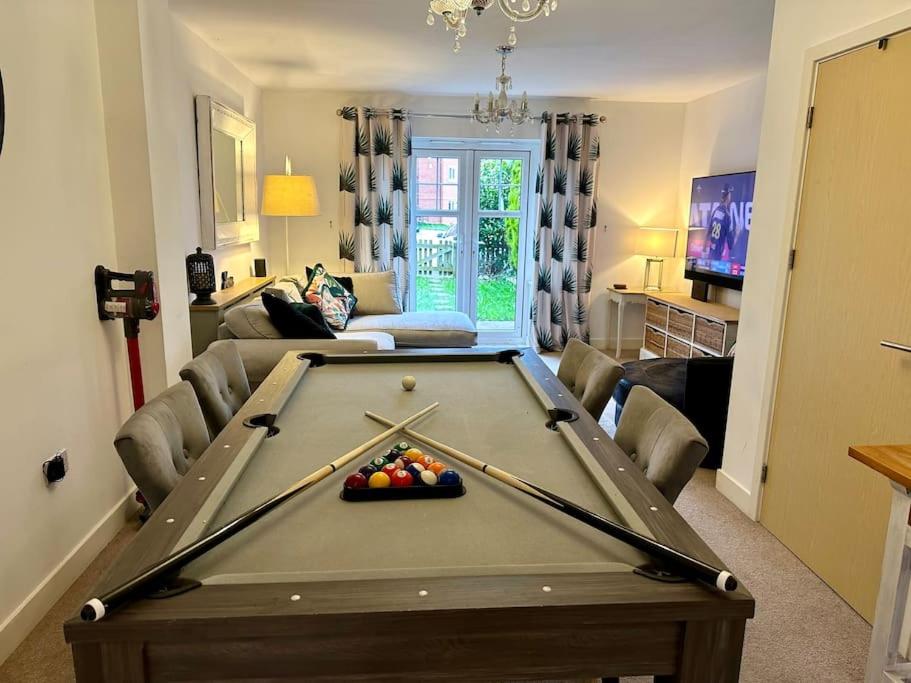 4BR Cheshire East/Townhouse/Central - Close to Bentley view 2
