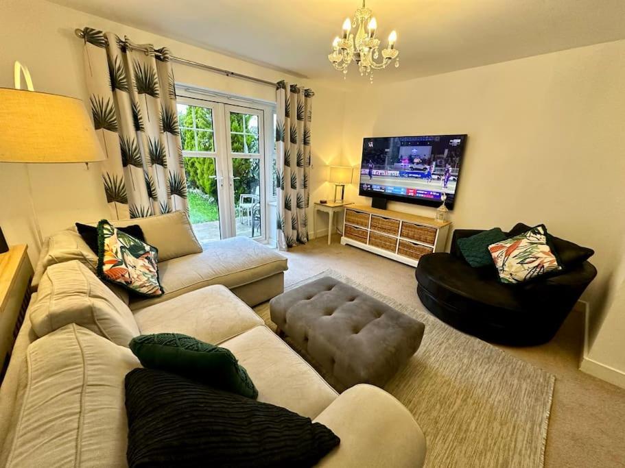 4BR Cheshire East/Townhouse/Central - Close to Bentley view 3