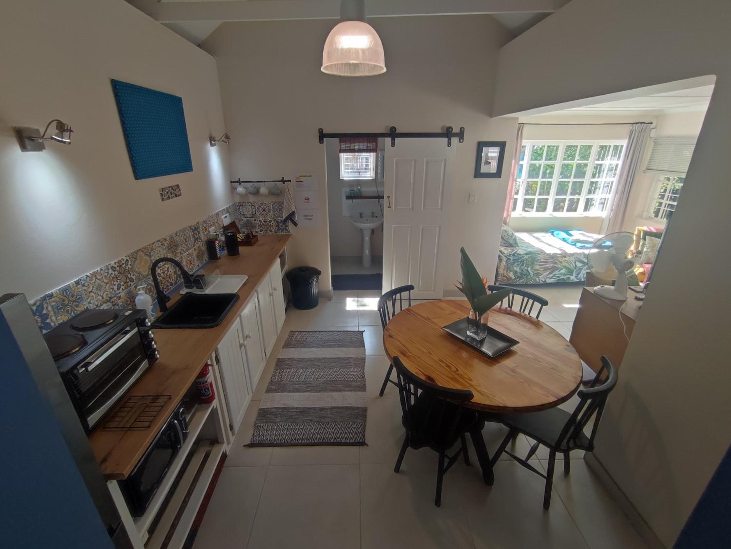 Paradise in the City - Cottage One