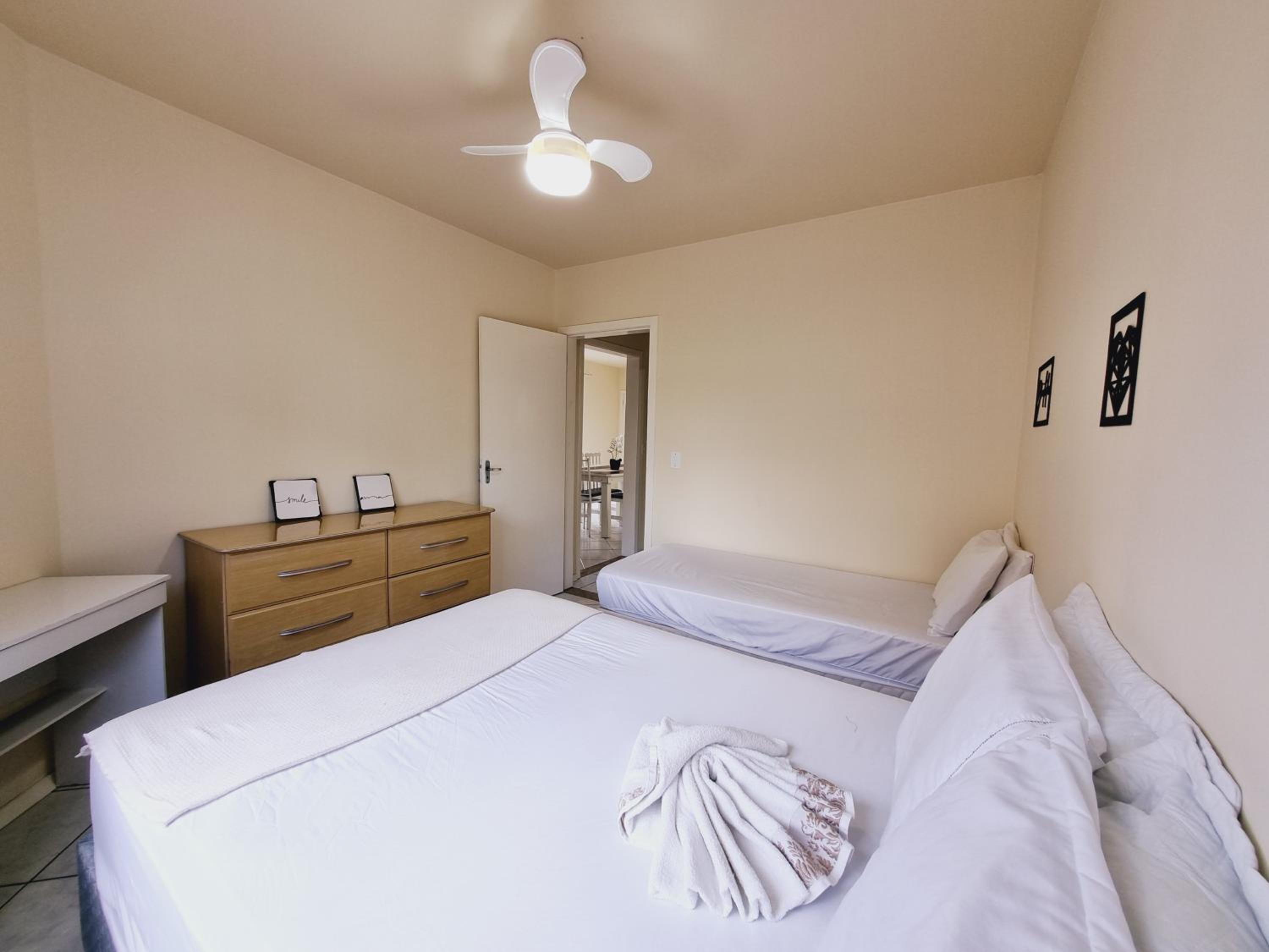 Residencial Cristina's-Apartamentos de 2-3 Quartos equipados com WiFi Garagem-Excelente Localização