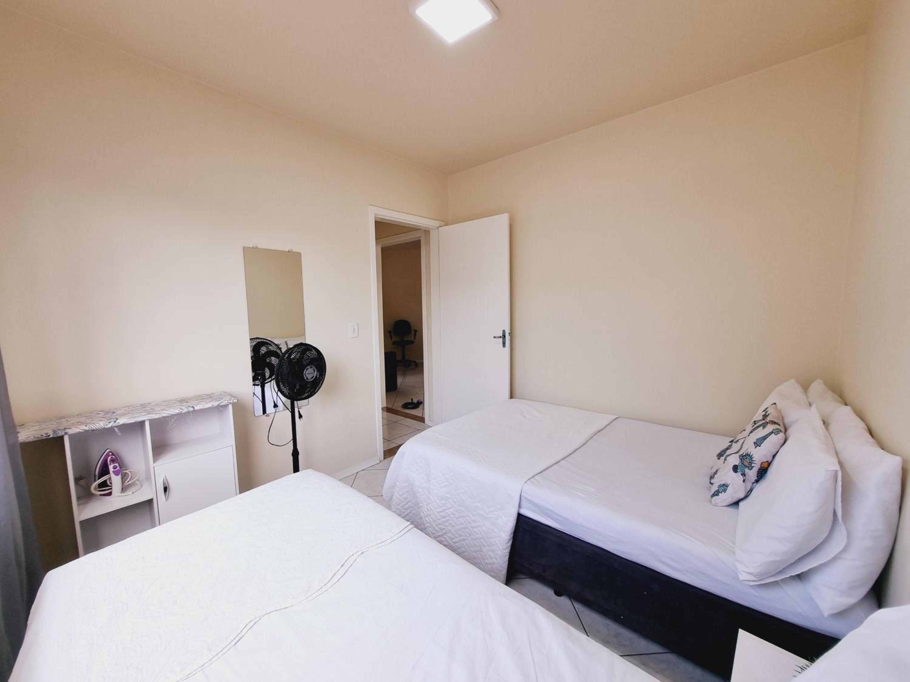 Residencial Cristina's-Apartamentos de 2-3 Quartos equipados com WiFi Garagem-Excelente Localização