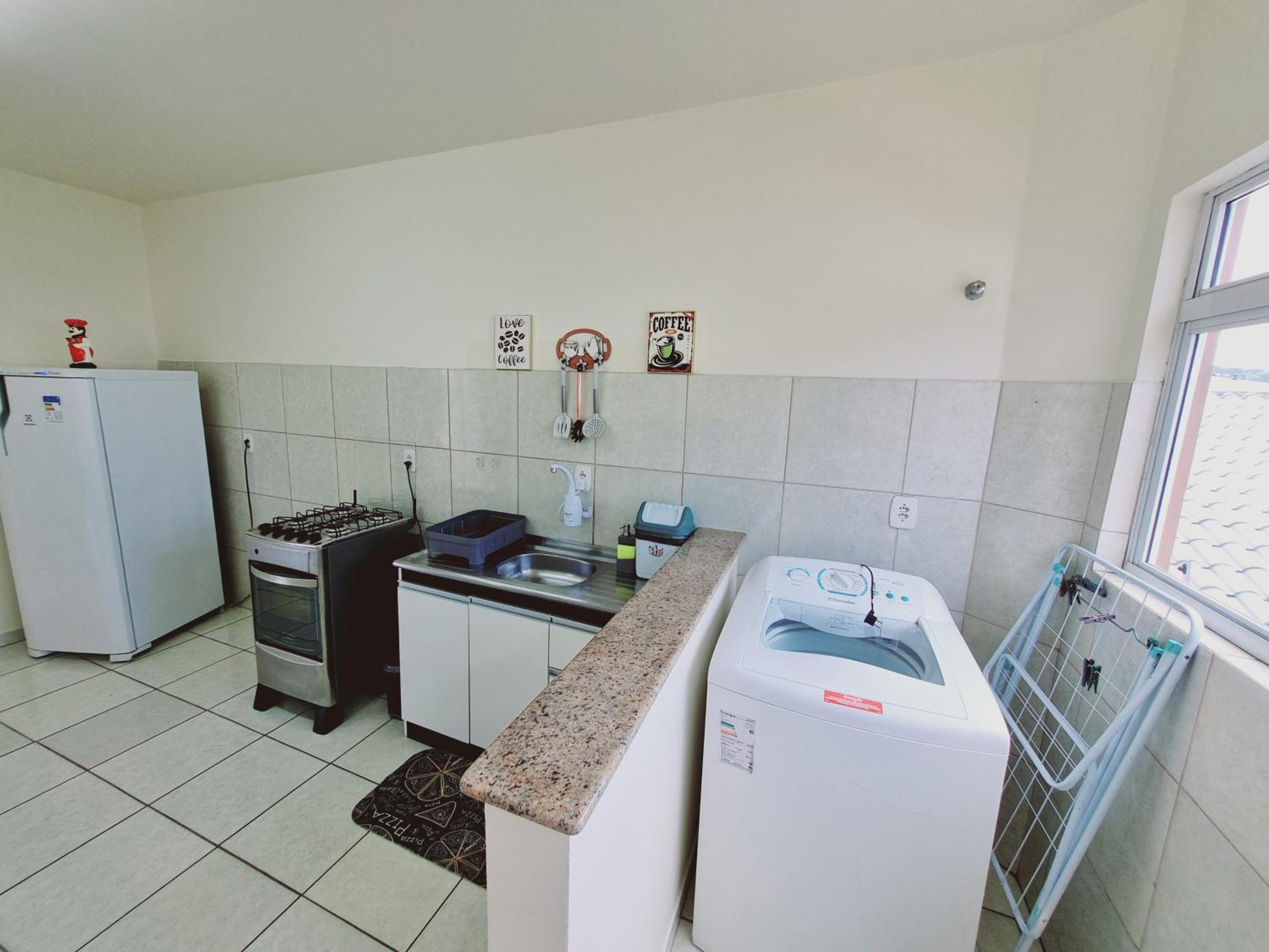 Residencial Cristina's-Apartamentos de 2-3 Quartos equipados com WiFi Garagem-Excelente Localização