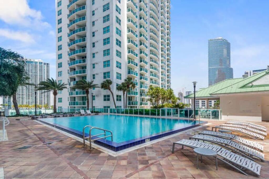 Brickell 2 Story Luxury Getaway With Pool