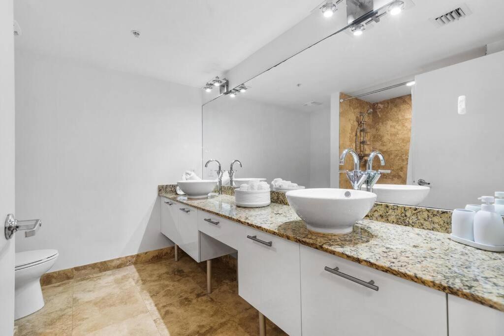 Brickell 2 Story Luxury Getaway With Pool