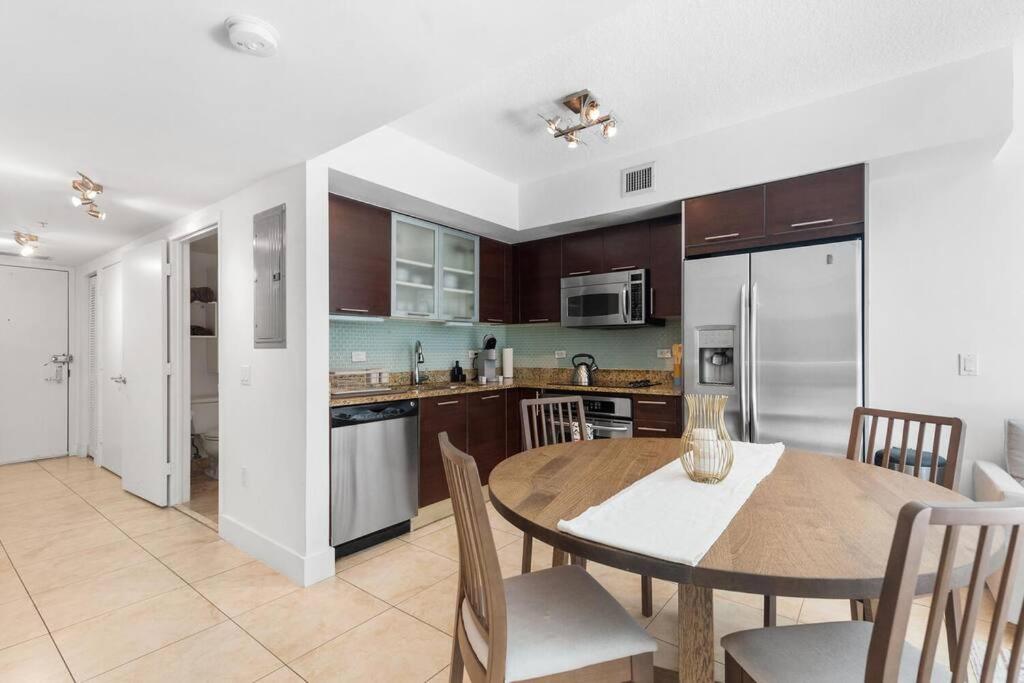 Brickell 2 Story Luxury Getaway With Pool