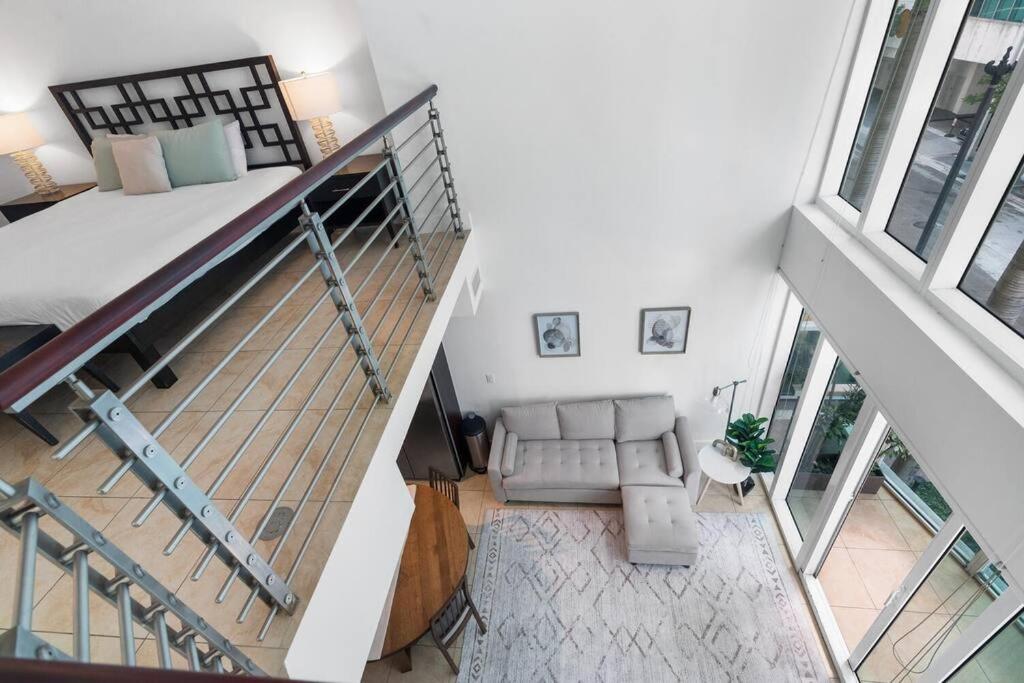 Brickell 2 Story Luxury Getaway With Pool