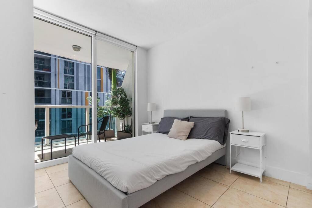 Brickell 2 Story Luxury Getaway With Pool