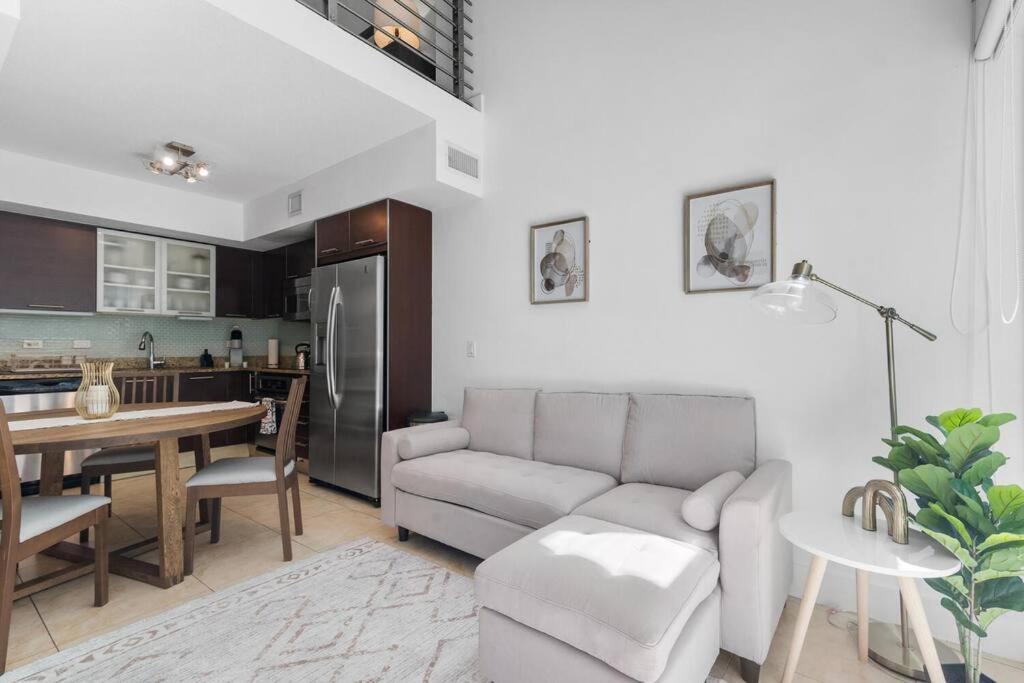 Brickell 2 Story Luxury Getaway With Pool