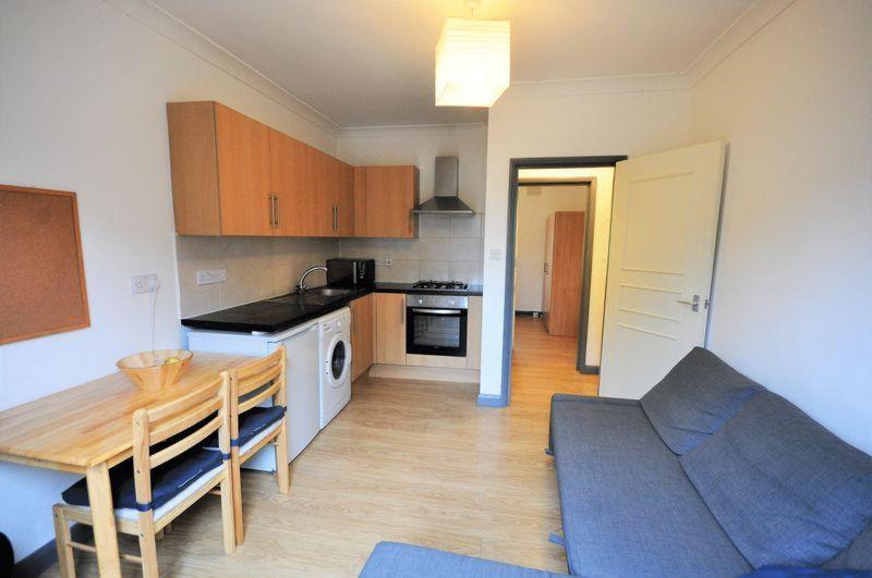 Apartment with garden 4 stop to Holland Park