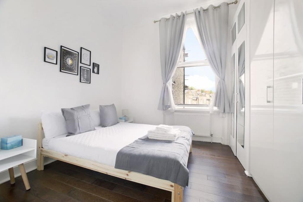 Apartment with garden 4 stop to Holland Park
