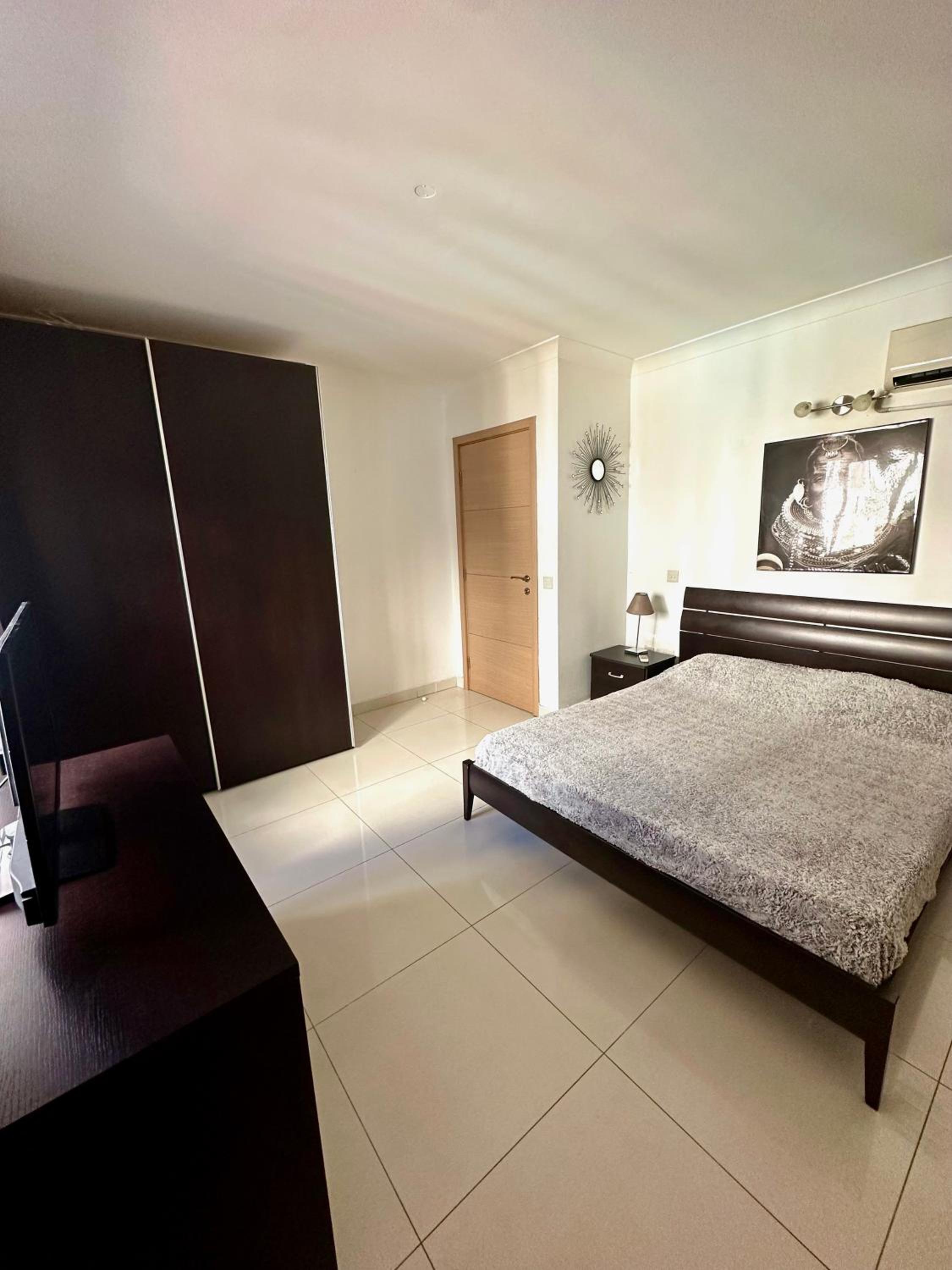 Veduta Hills Apartment 11 view 5