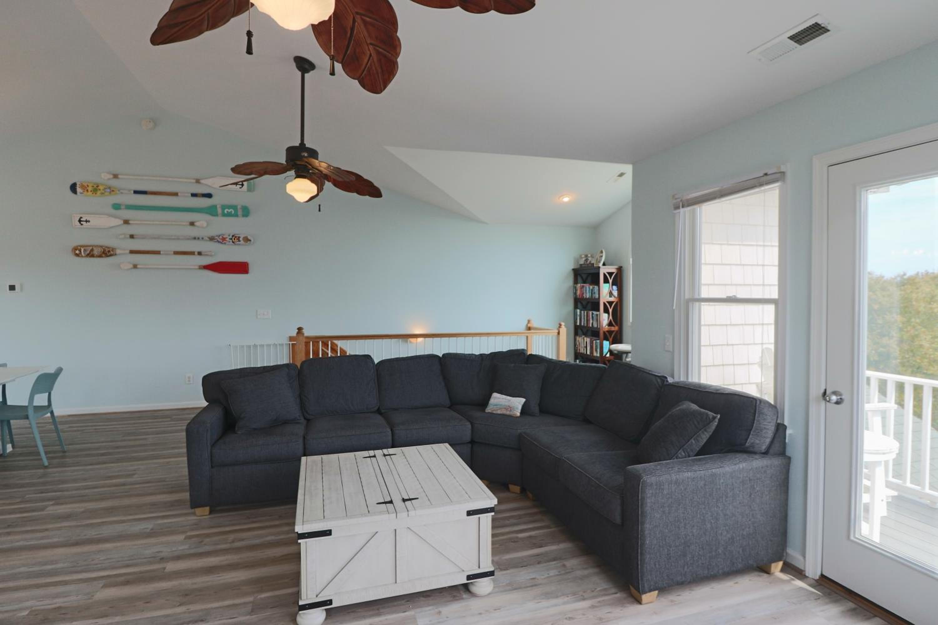 King BEEch - Southern Shores, 300 Yds to Beach, Ocean View, Pool, Hot Hub, Fenced Yard