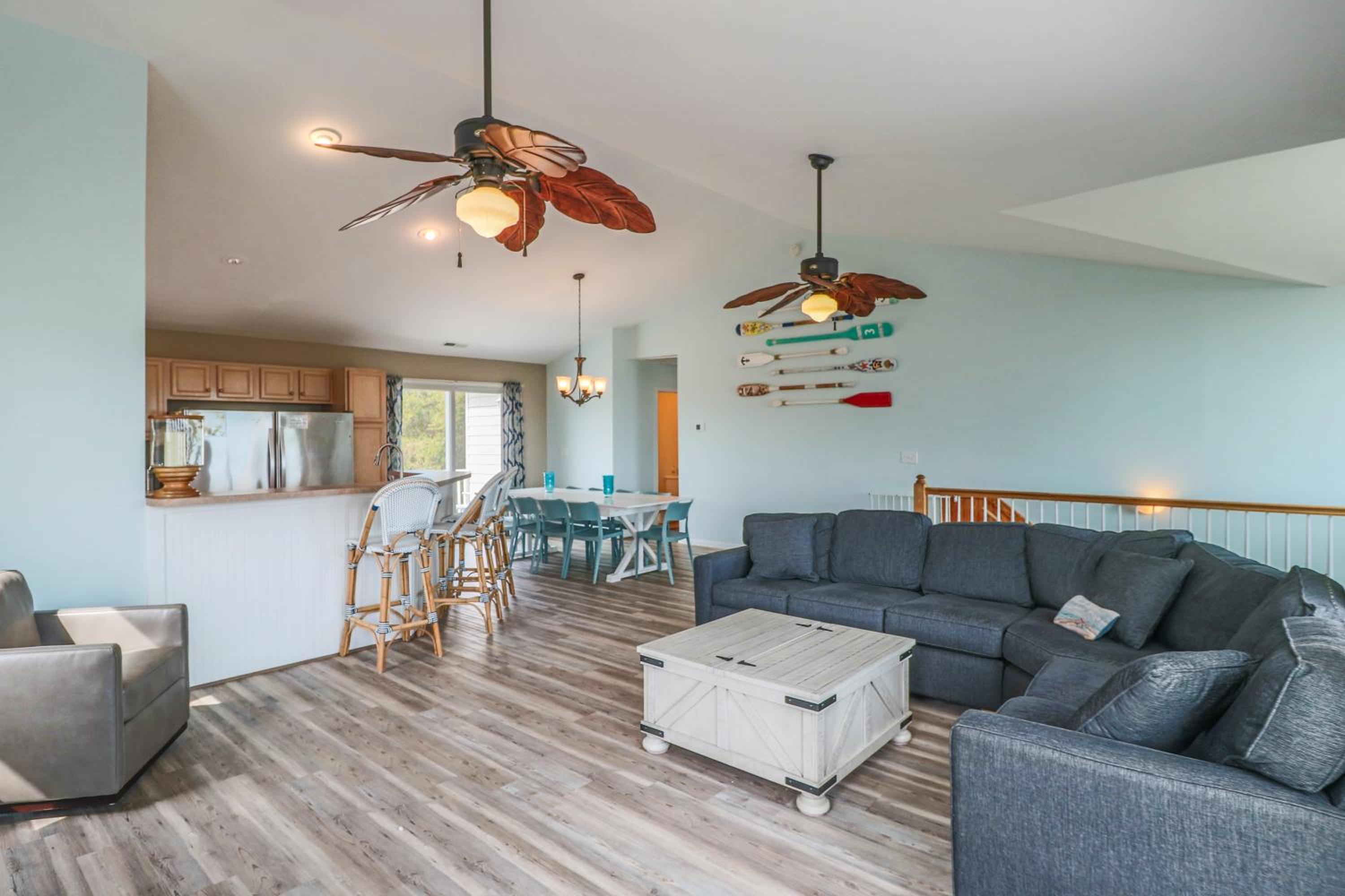 King BEEch - Southern Shores, 300 Yds to Beach, Ocean View, Pool, Hot Hub, Fenced Yard