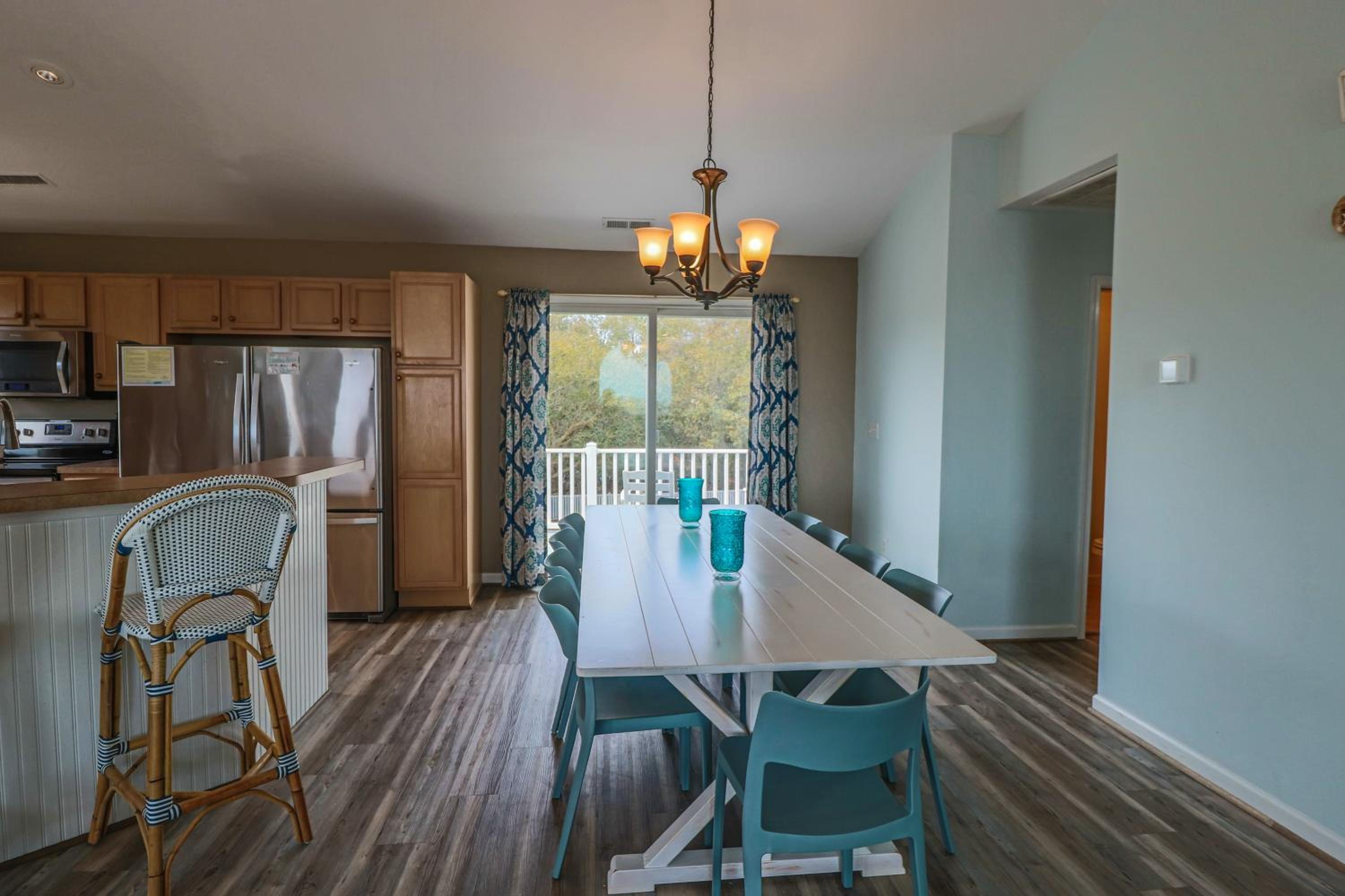 King BEEch - Southern Shores, 300 Yds to Beach, Ocean View, Pool, Hot Hub, Fenced Yard