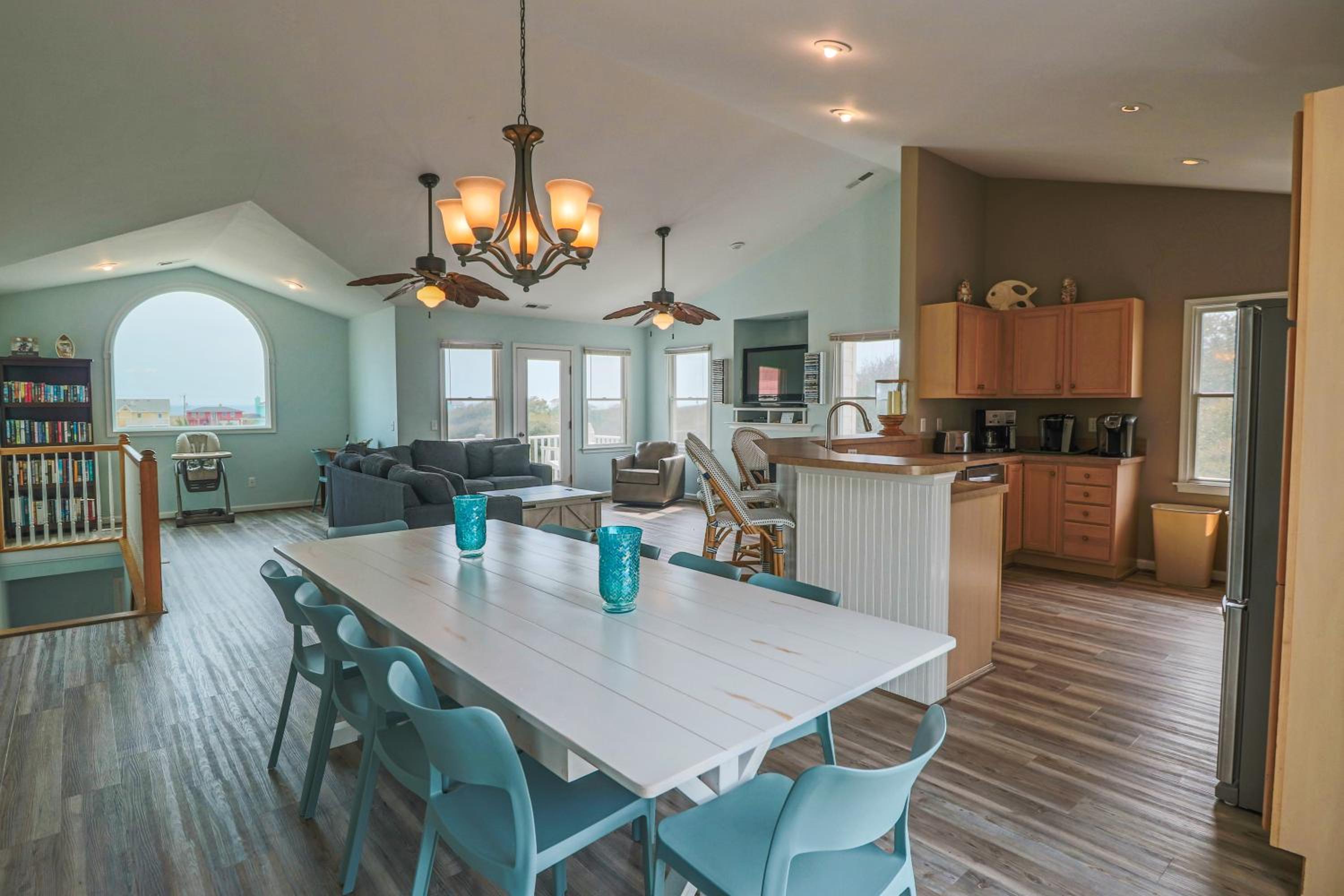 King BEEch - Southern Shores, 300 Yds to Beach, Ocean View, Pool, Hot Hub, Fenced Yard
