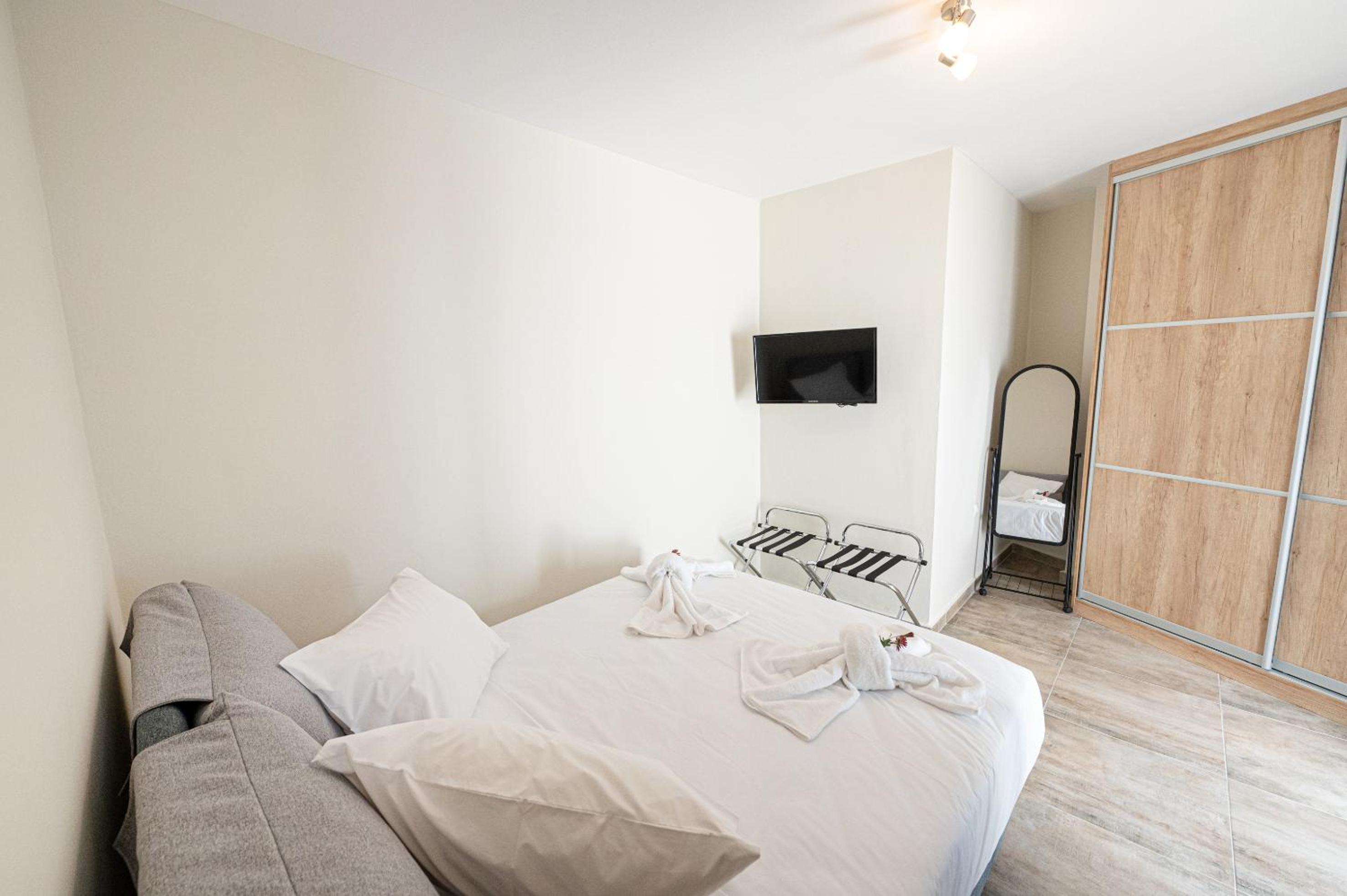 XENIOS APARTMENTS