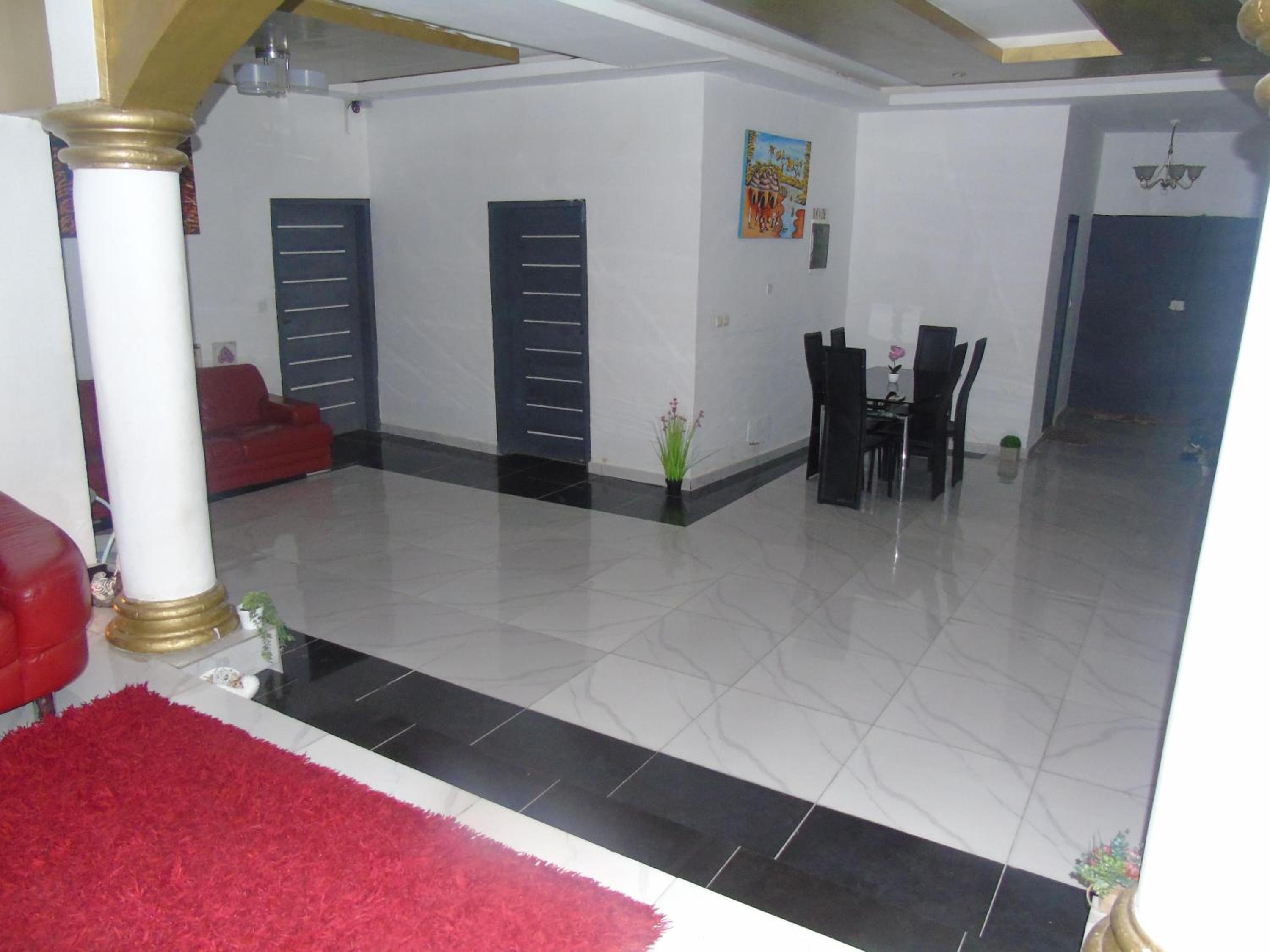 Here is our lovely 1-Bed Apartment in Abidjan
