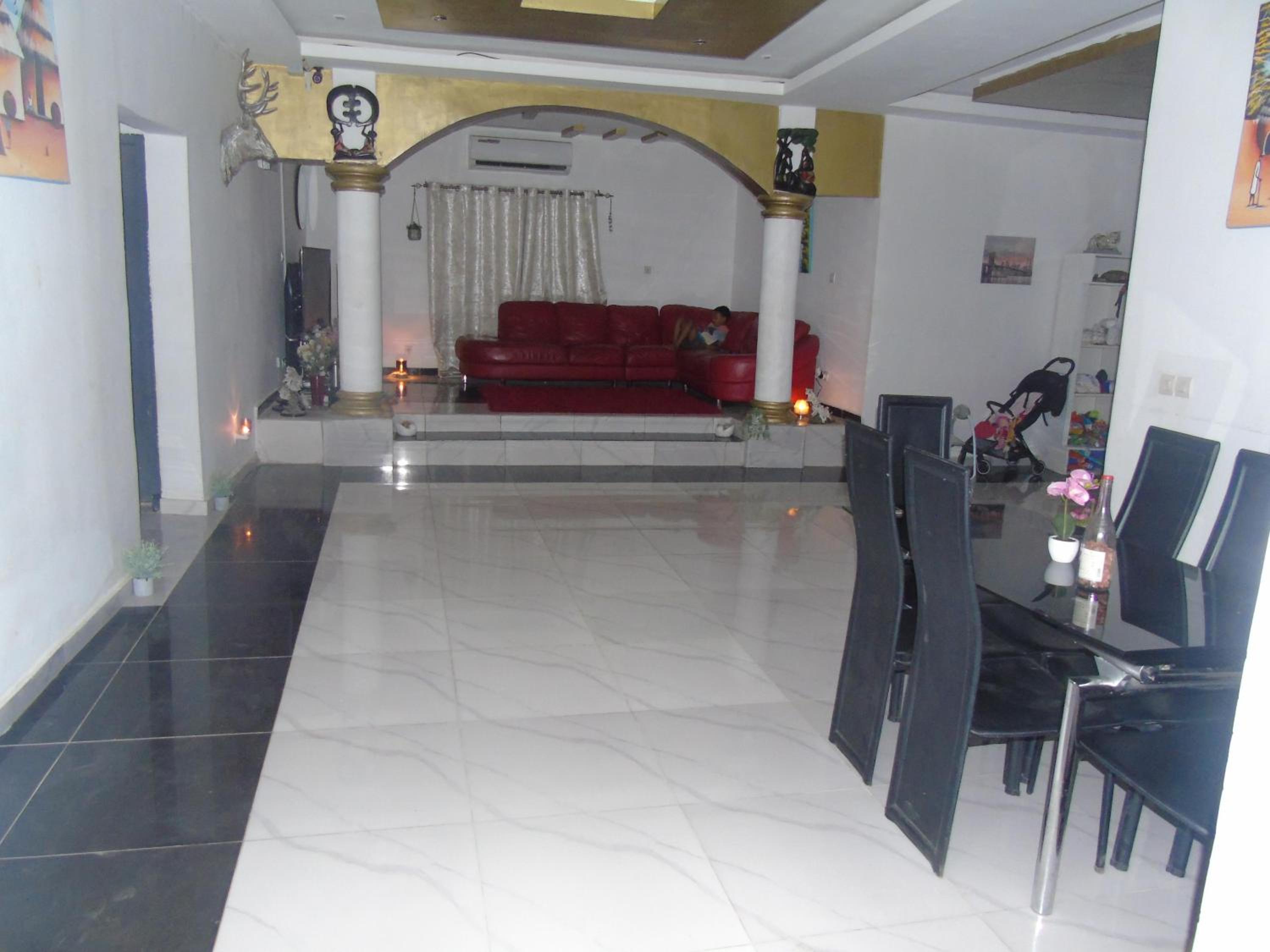 Here is our lovely 1-Bed Apartment in Abidjan