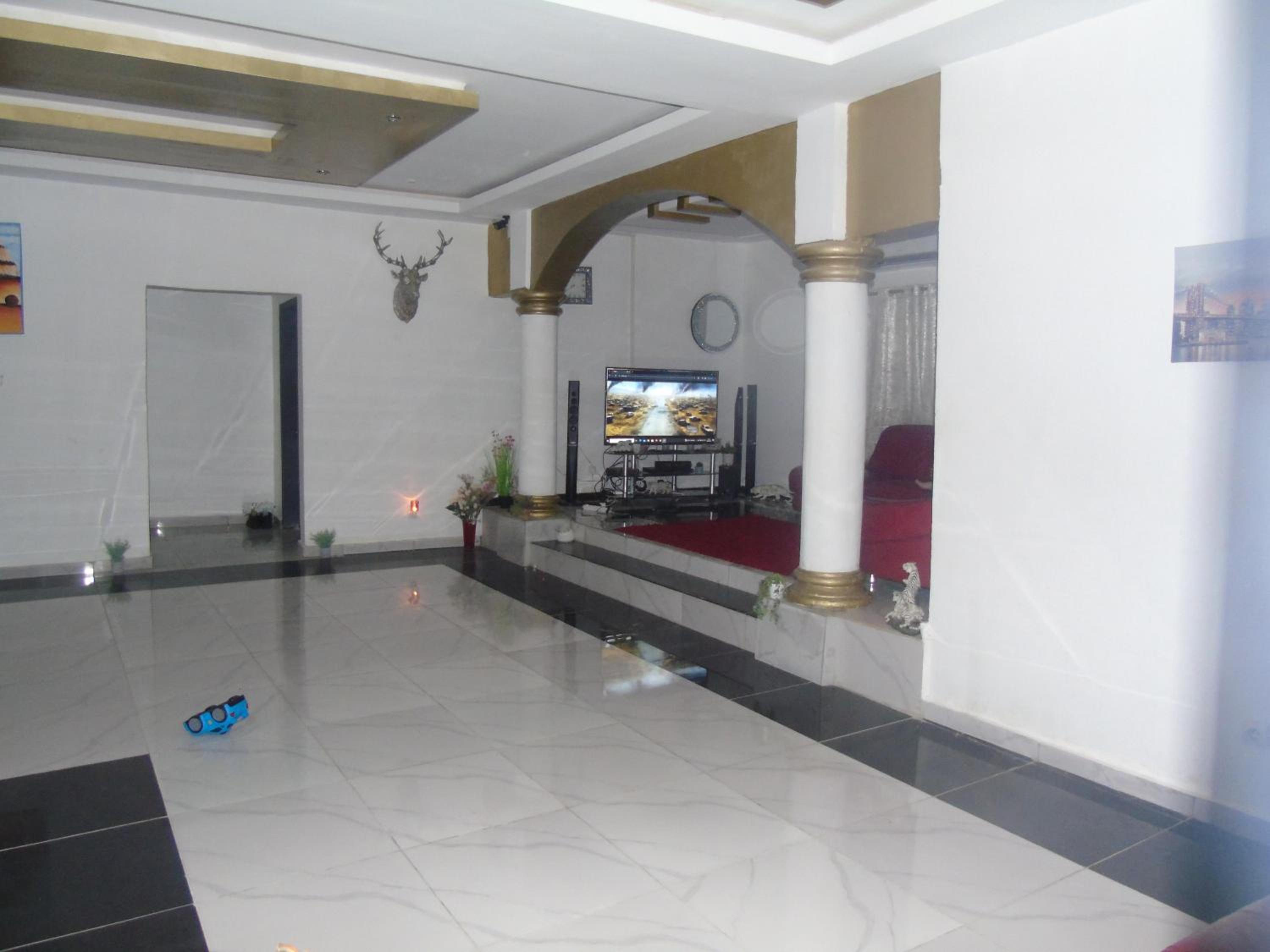 Here is our lovely 1-Bed Apartment in Abidjan