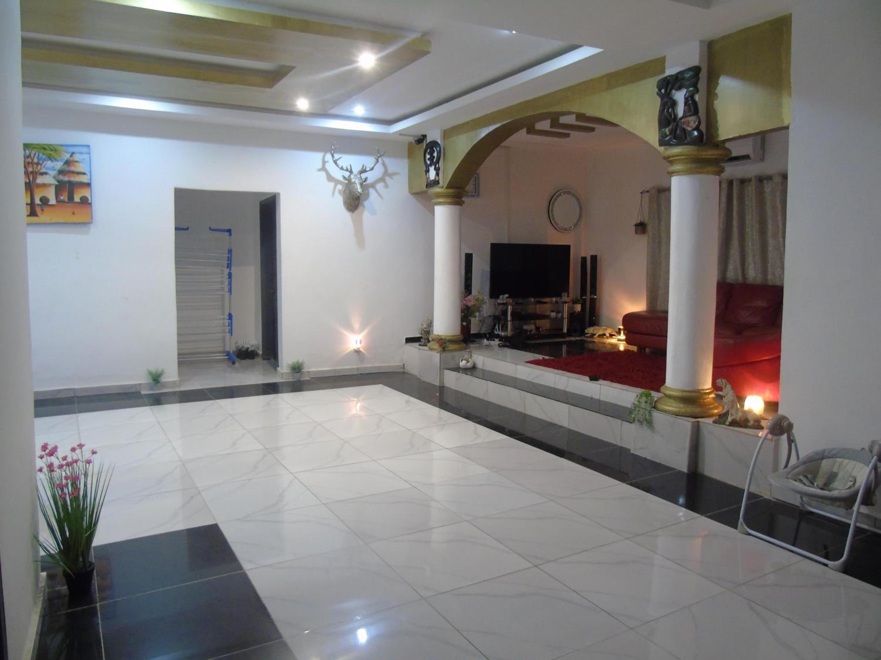 Here is our lovely 1-Bed Apartment in Abidjan