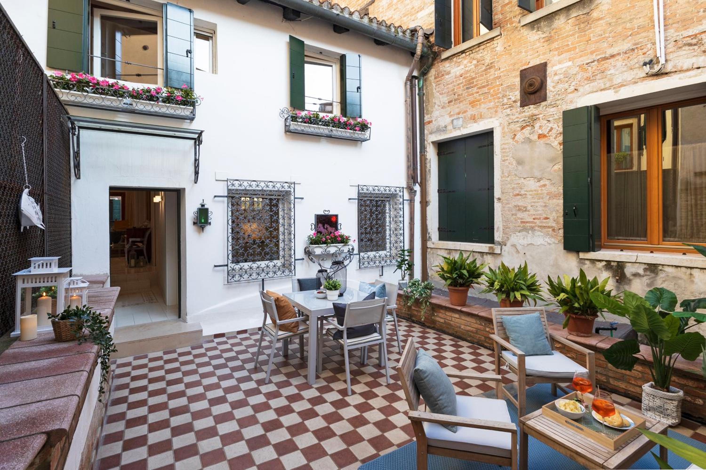 La Casa Più Centrale A Venezia, Con Corte Privata
