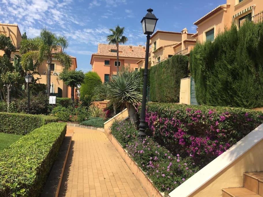 Piso bonito cerca de la playa con piscina, jardín, gimnasio y garaje view 4