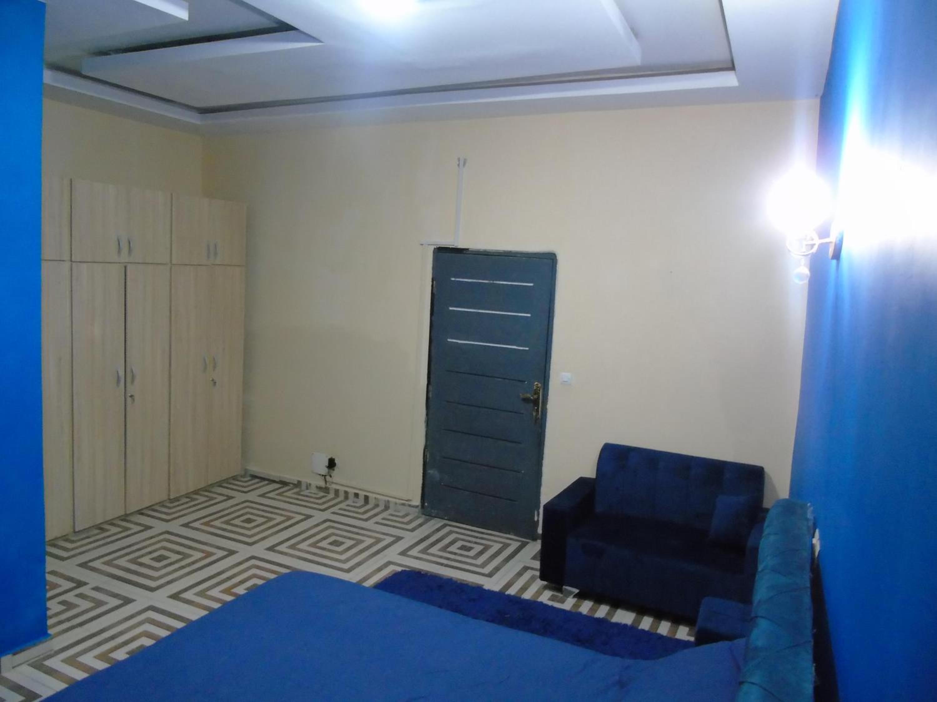 Here is our lovely 1-Bed Apartment in Abidjan