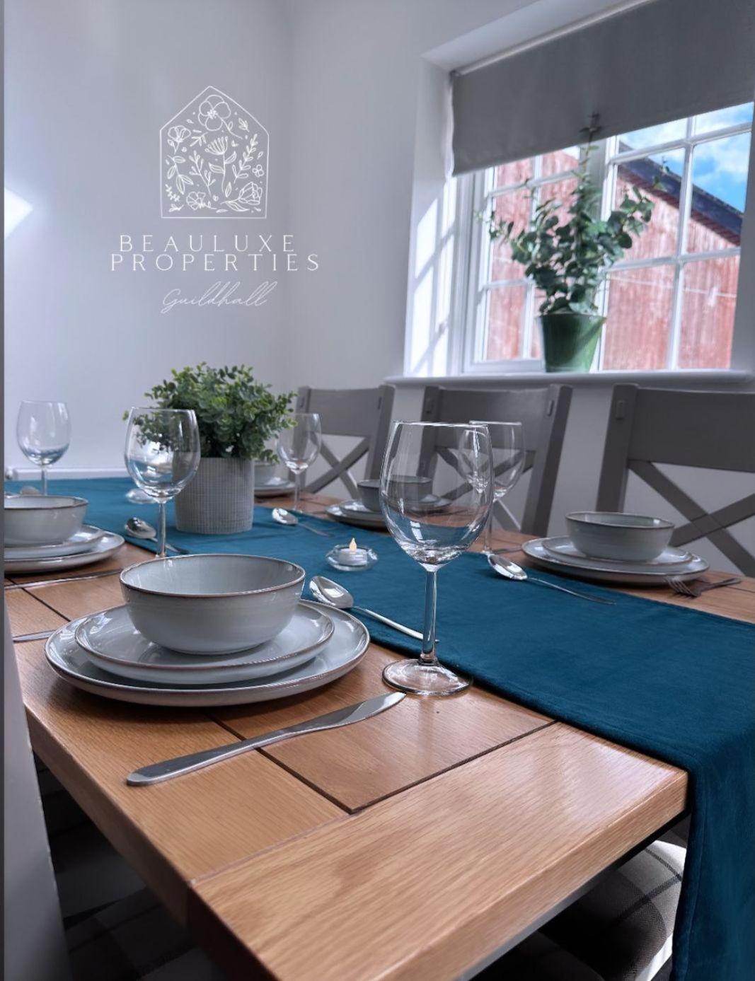 Guildhall - Beauluxe Properties large property - 3 bedroom - 4 beds - sleeps upto 6 people view 3