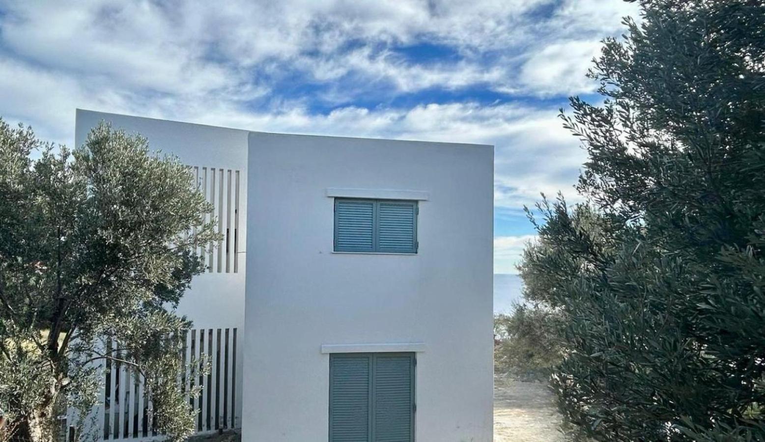 Sterna Suites