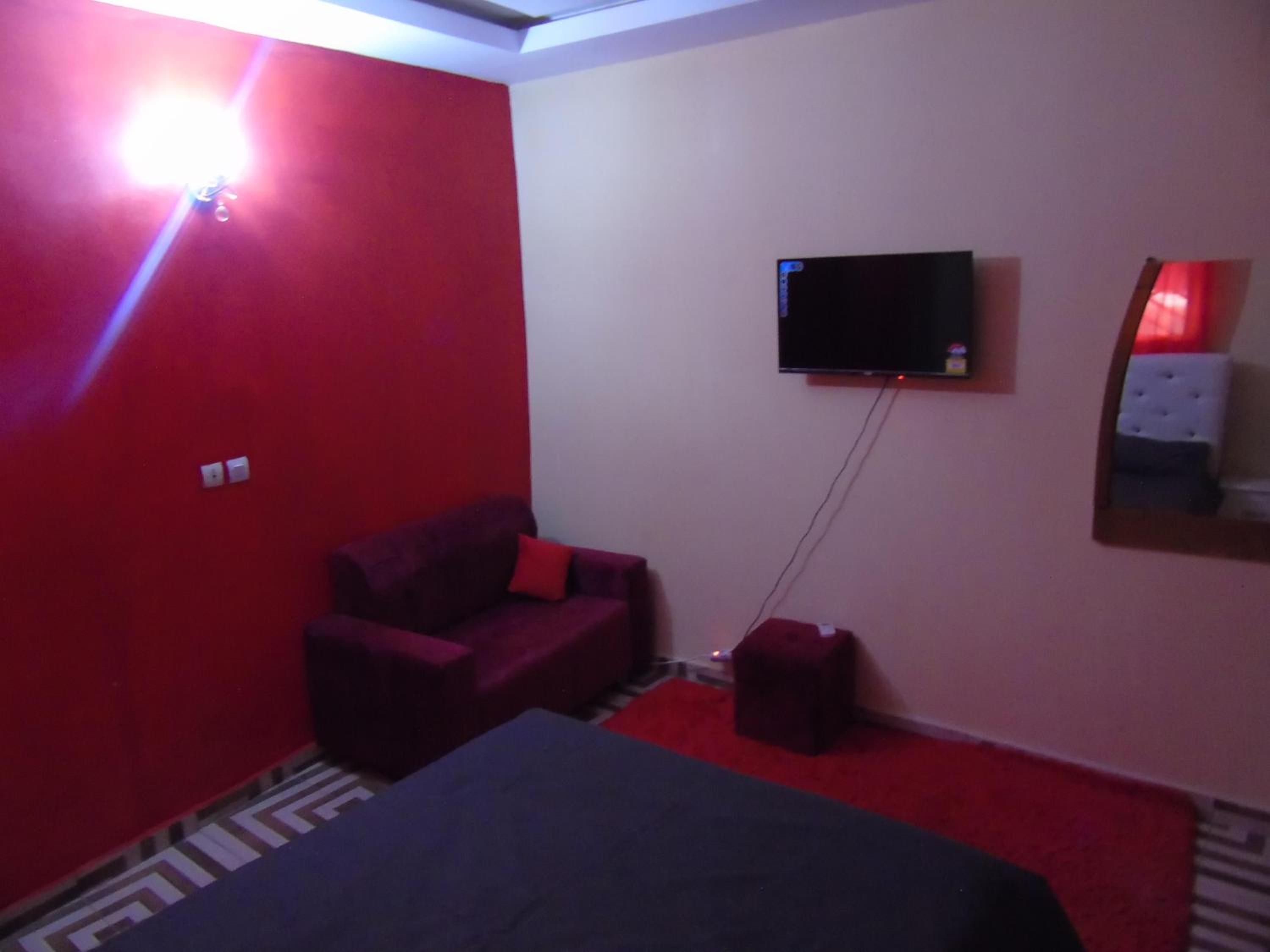 Here is our lovely 1-Bed Apartment in Abidjan