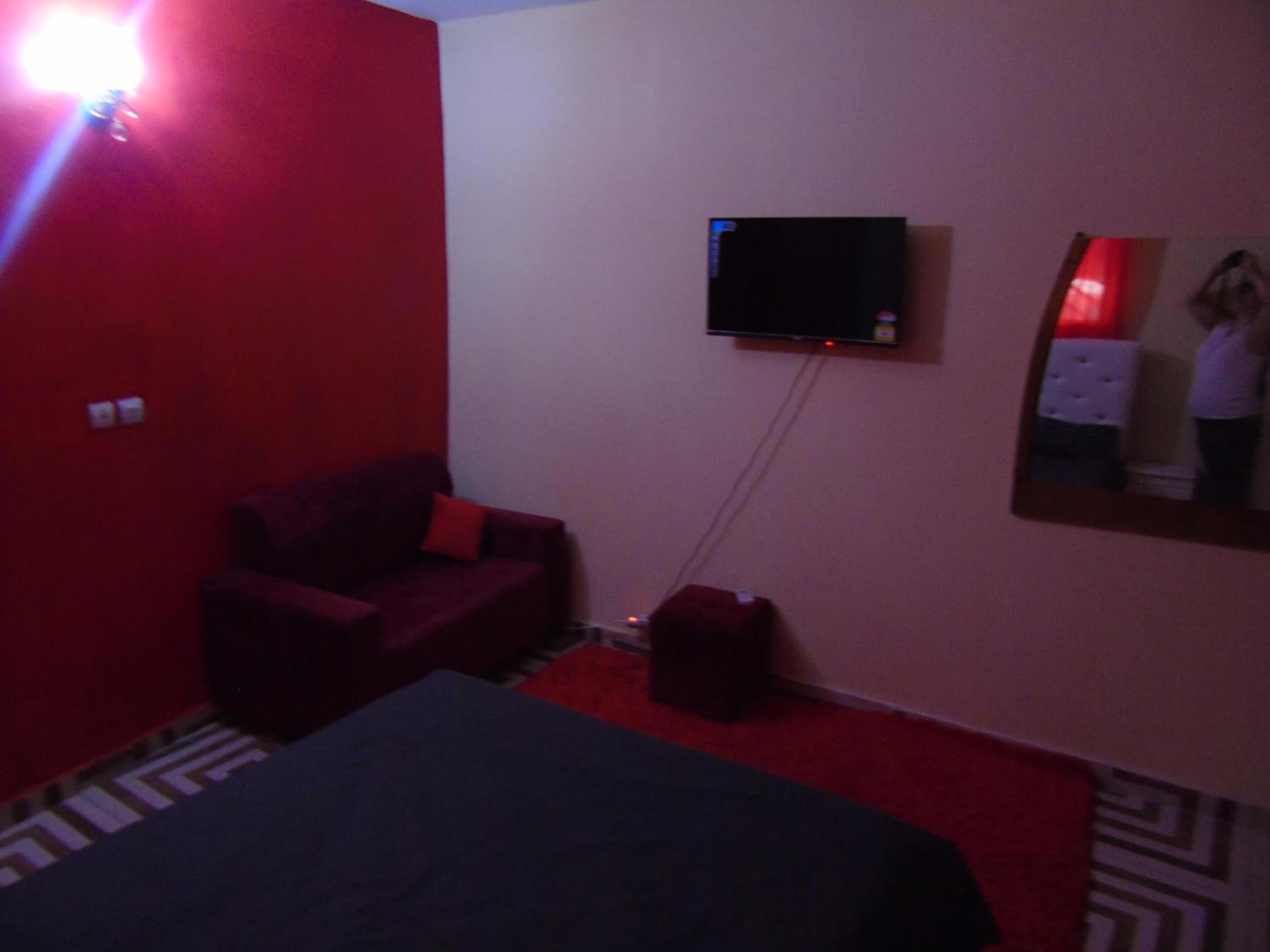 Here is our lovely 1-Bed Apartment in Abidjan