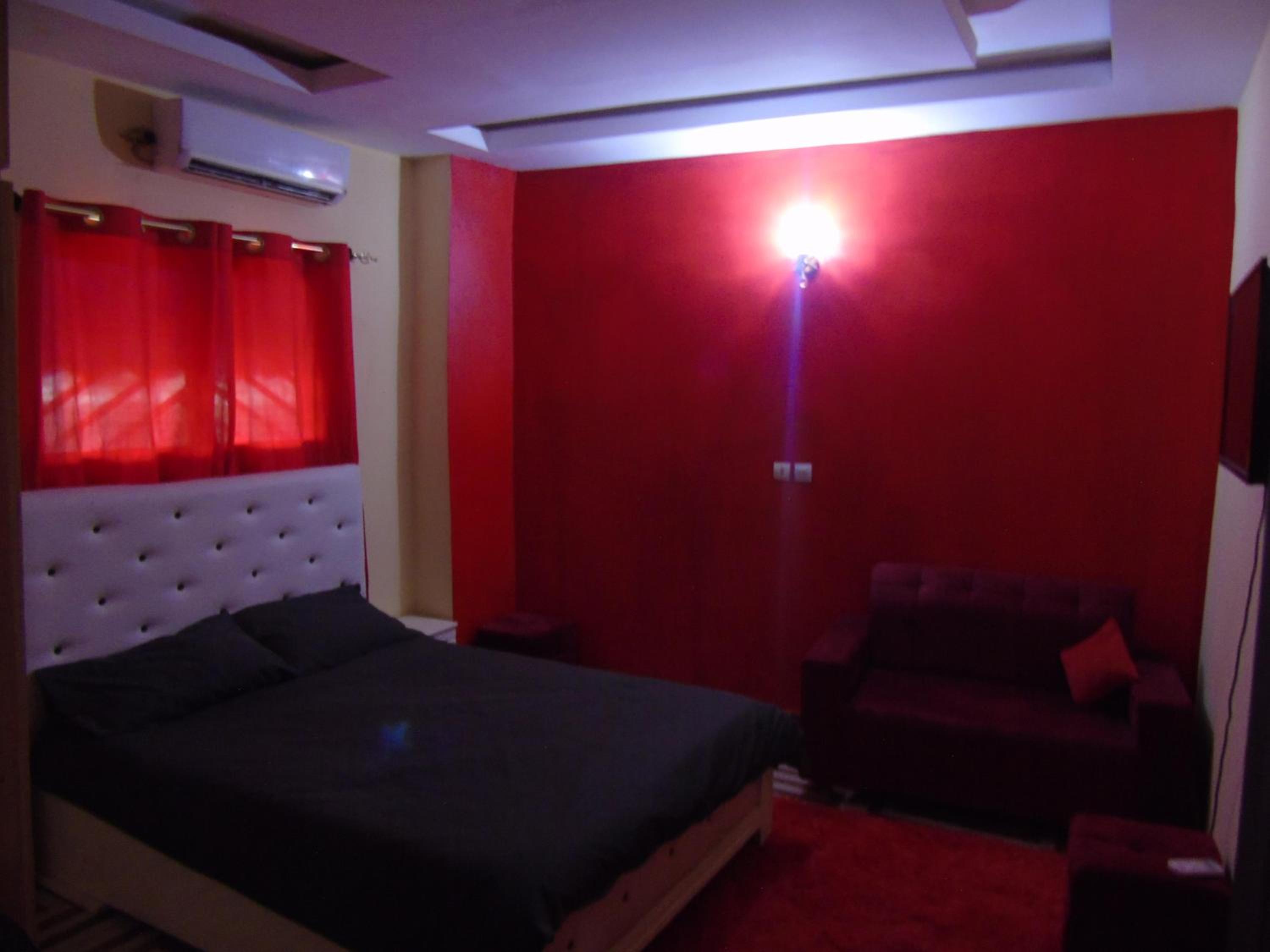Here is our lovely 1-Bed Apartment in Abidjan
