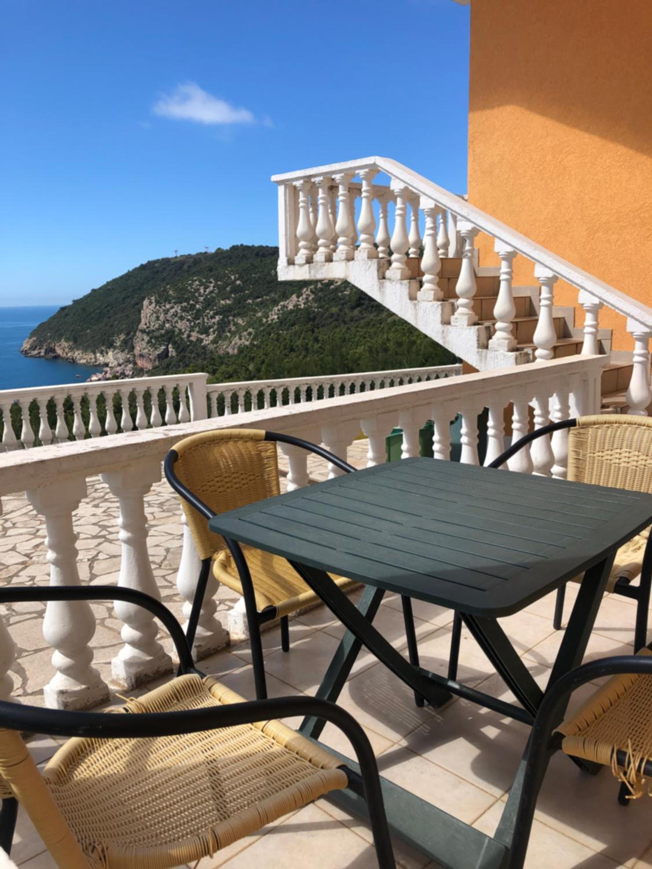 Vila Bronhi view 3