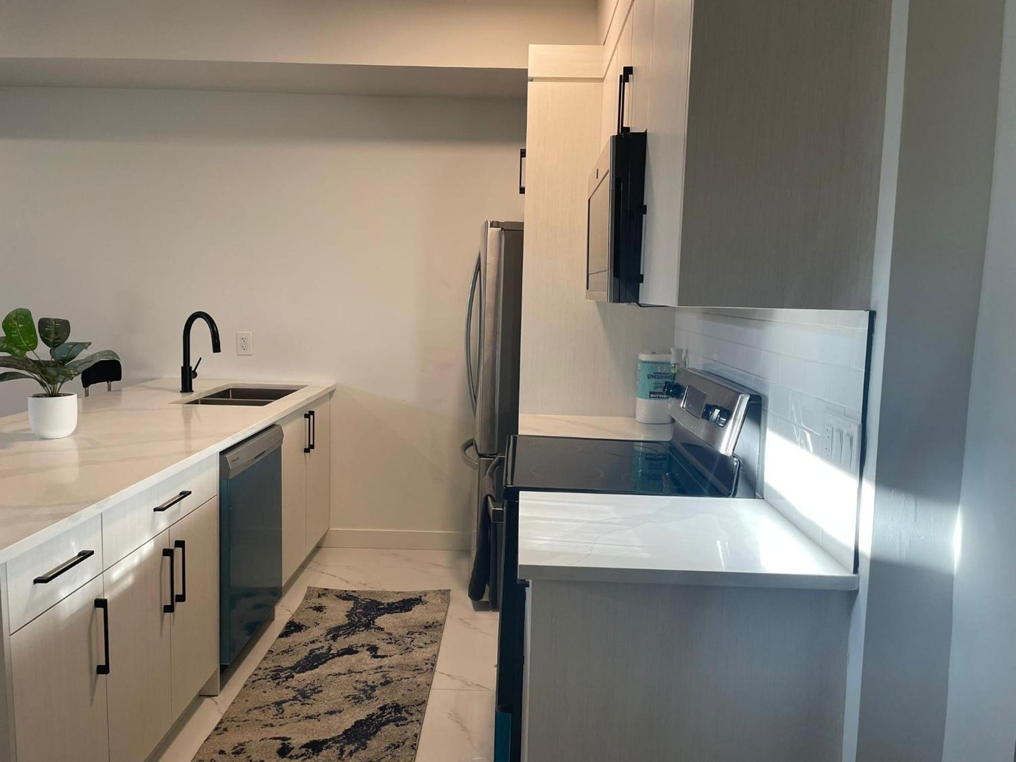 Emerald Suite with 2 beds - 10 minutes from downtown