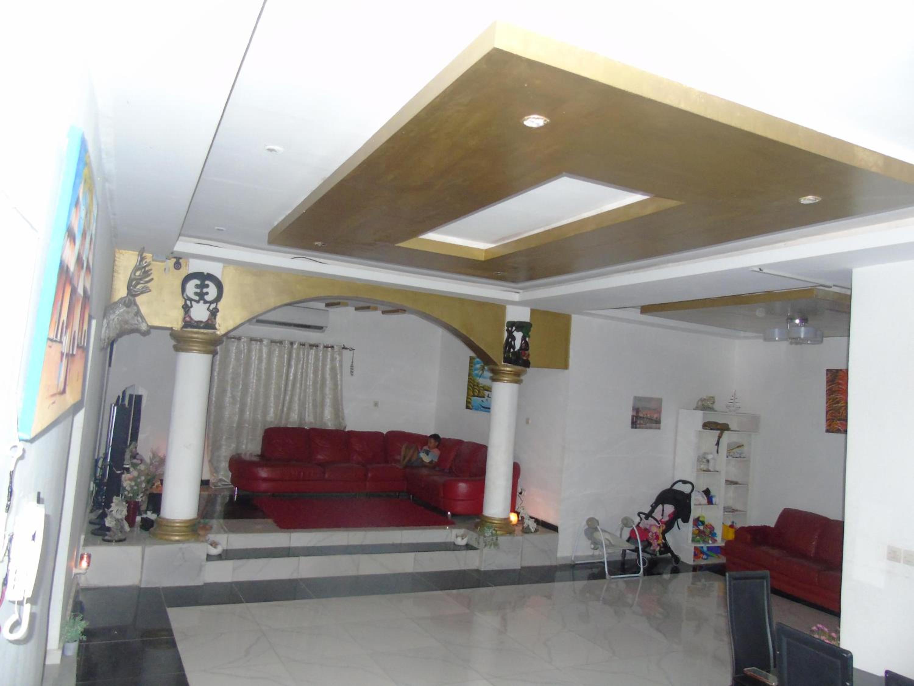 3-Bed Apartment Sleeps 6 - Garden Parking Pets