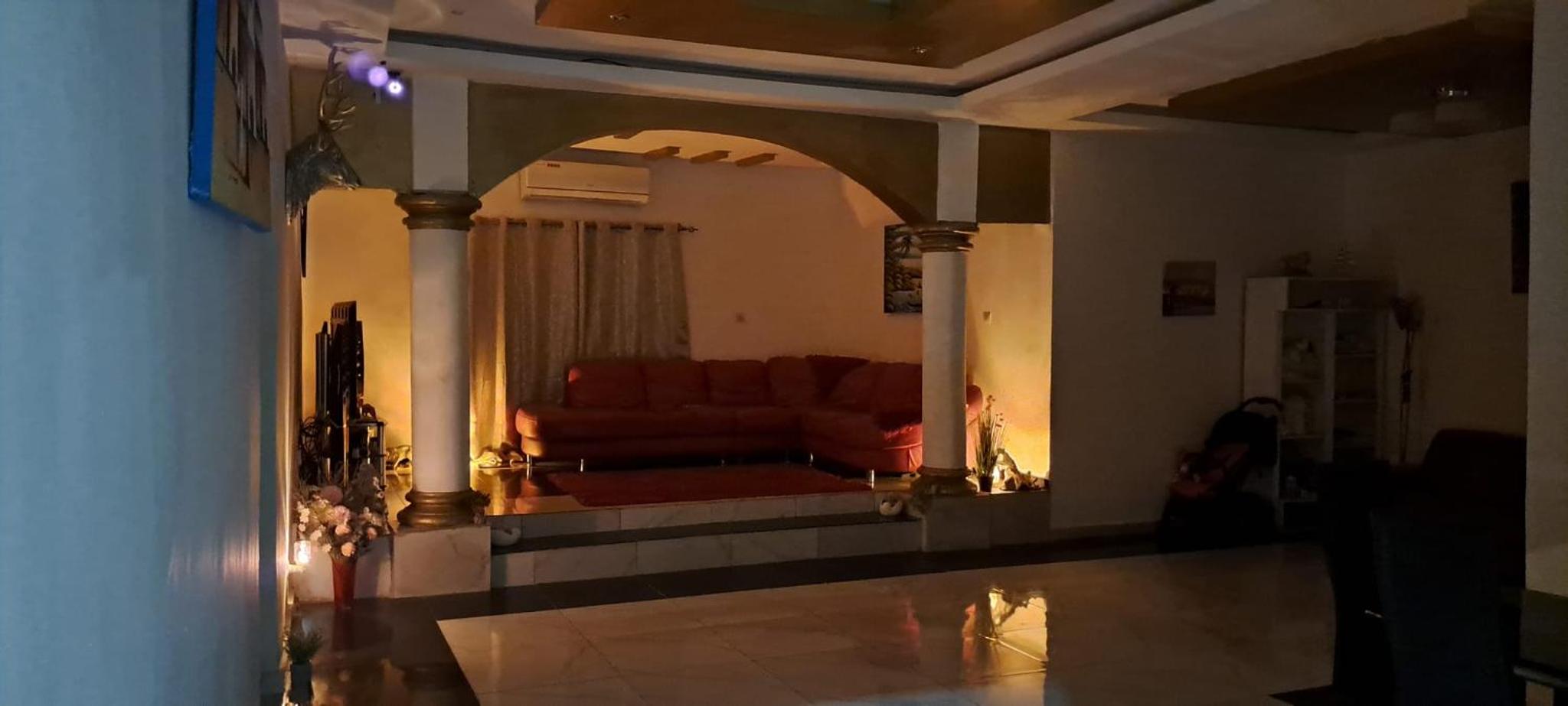 3-Bed Apartment Sleeps 6 - Garden Parking Pets