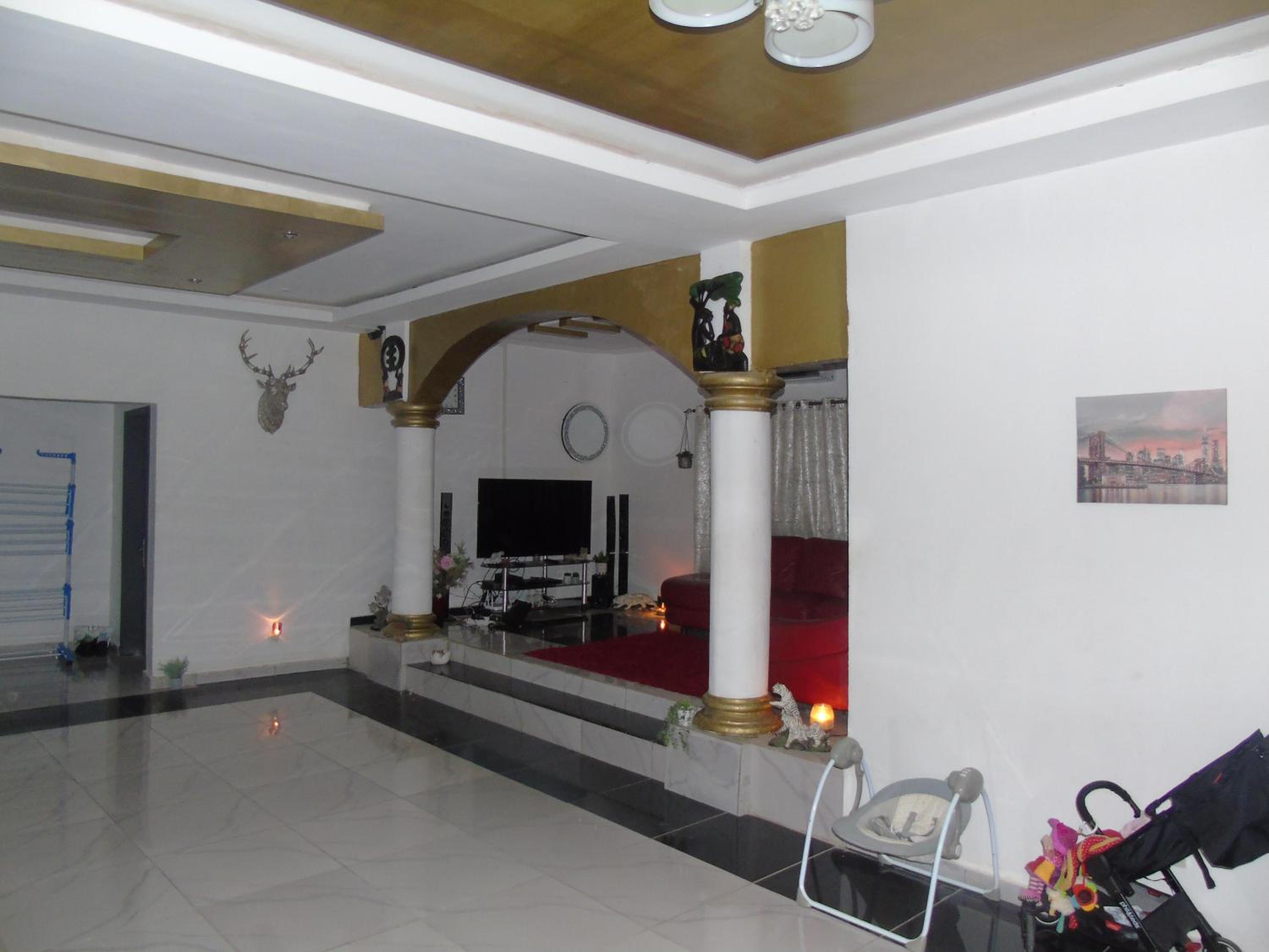 3-Bed Apartment Sleeps 6 - Garden Parking Pets