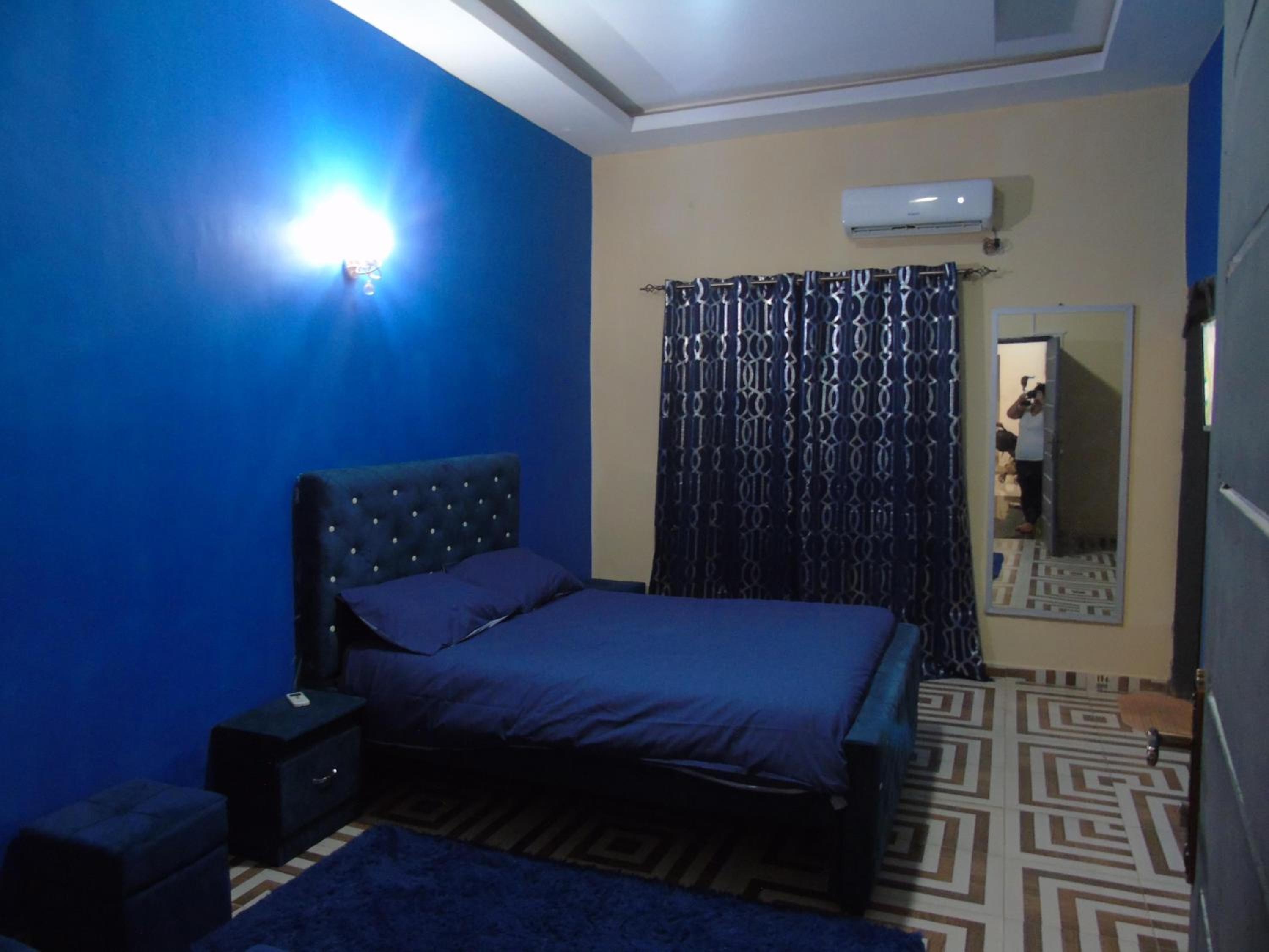 3-Bed Apartment Sleeps 6 - Garden Parking Pets