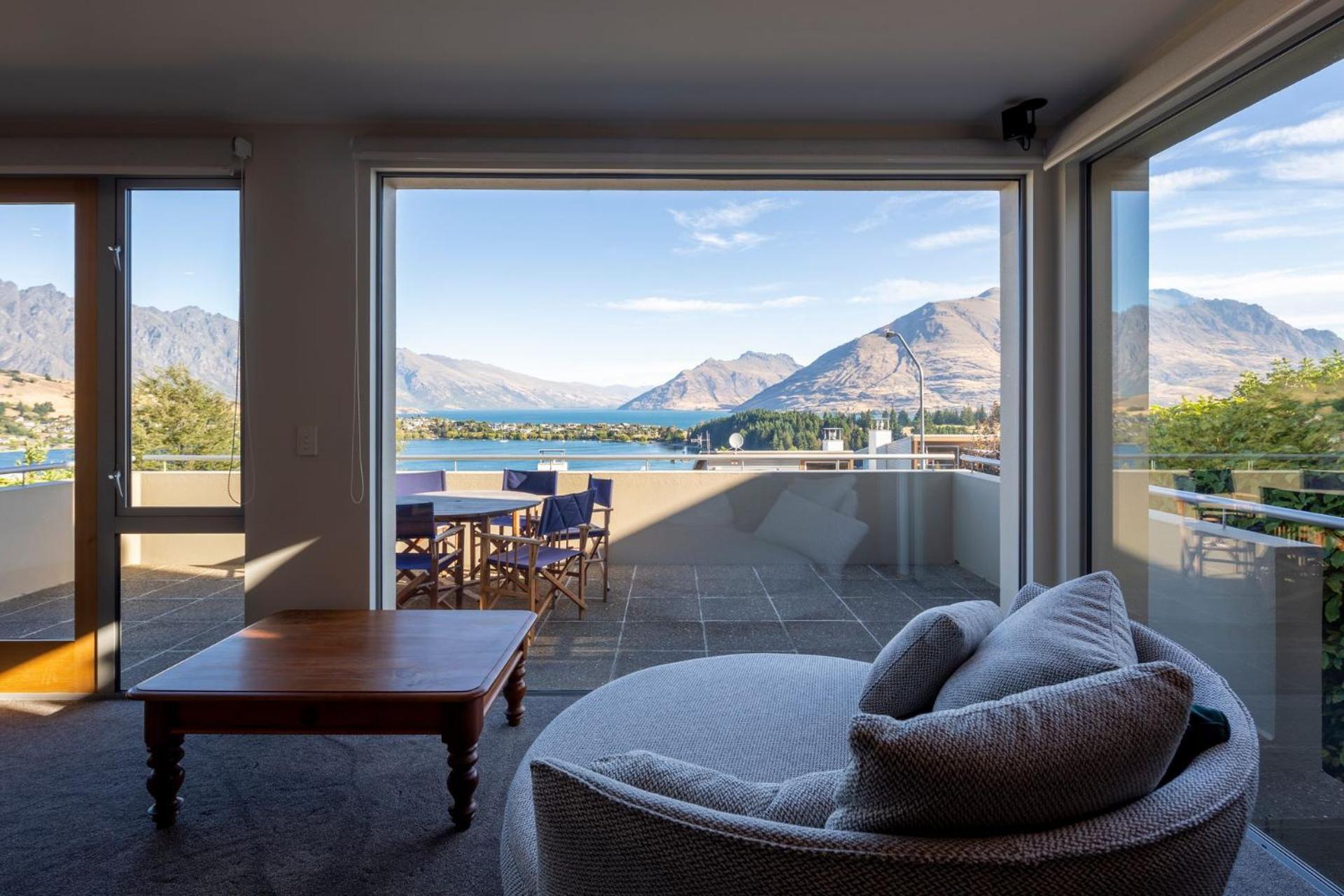 Baraka Lake Views