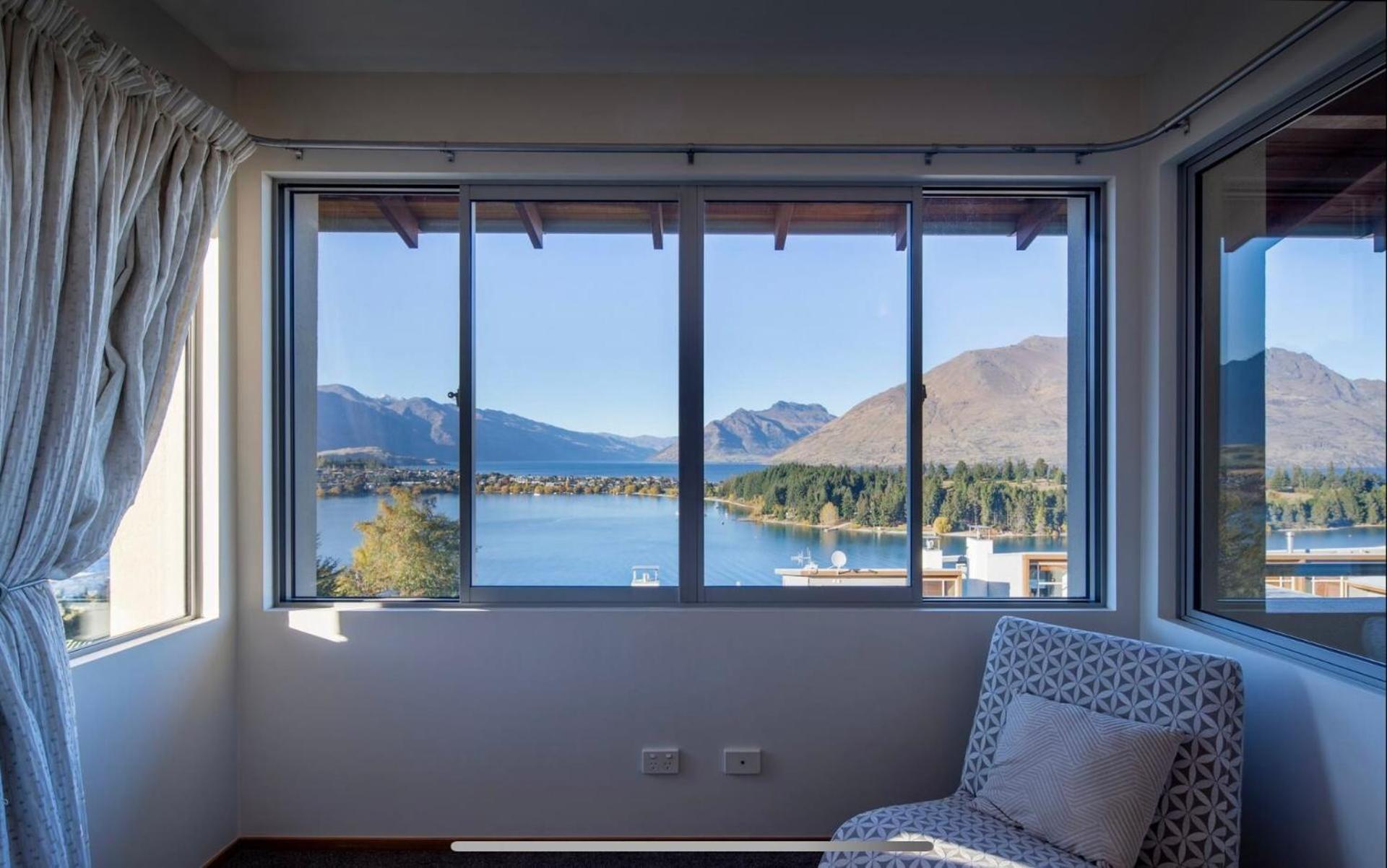 Baraka Lake Views