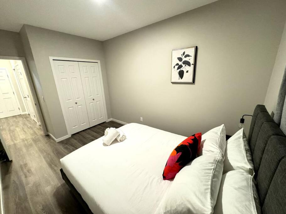 Private Luxury Suite Near West Edmonton Mall