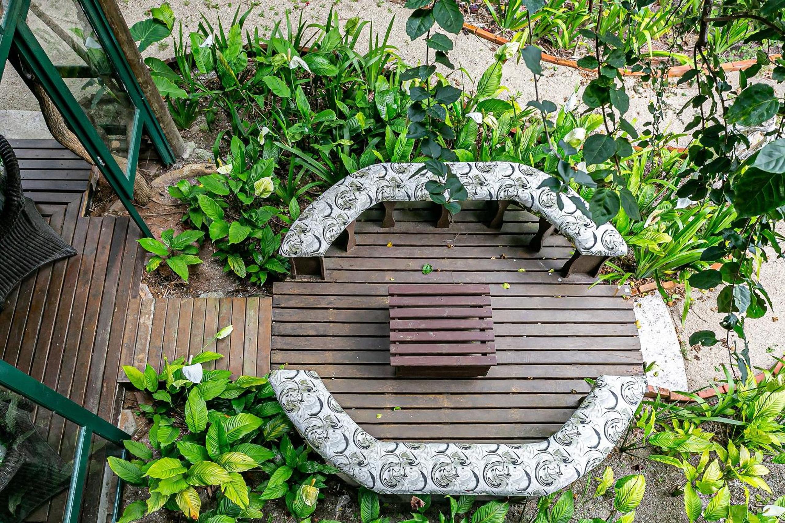 Estúdios 350m da praia e centro de Canasvieiras - Auto check-in - Jardins e e gazebos para relaxar - RESIDENCIAL AVÓ ISAURA