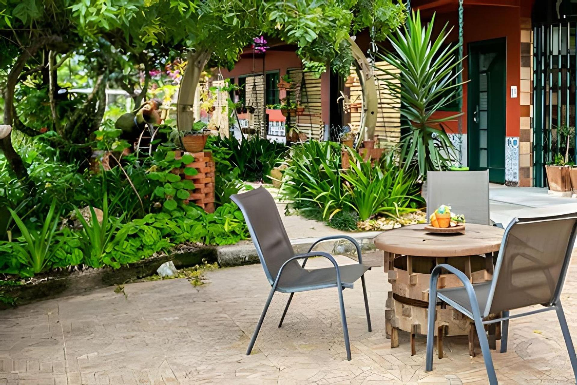 Estúdios 350m da praia e centro de Canasvieiras - Auto check-in - Jardins e e gazebos para relaxar - RESIDENCIAL AVÓ ISAURA