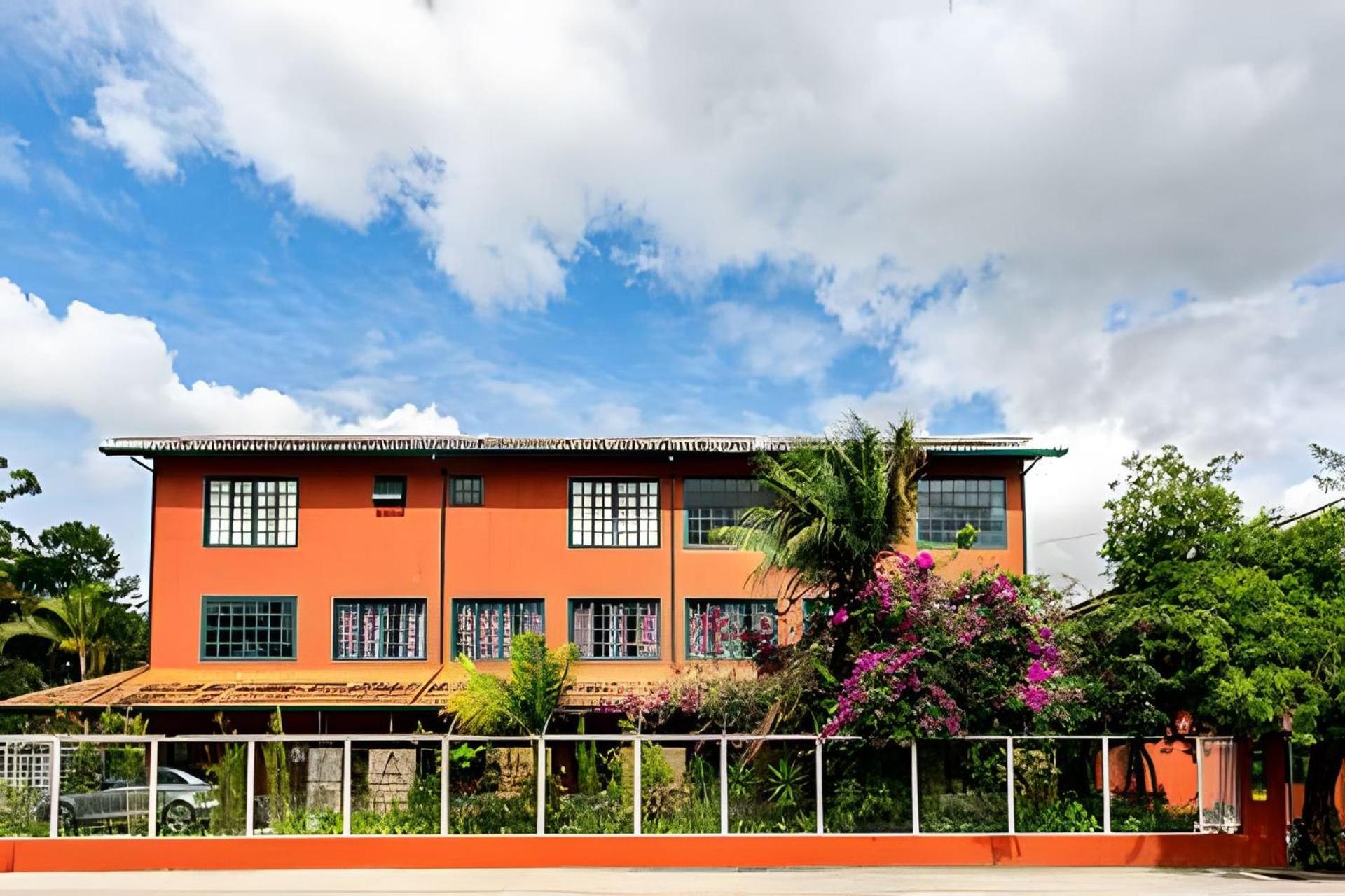 Estúdios 350m da praia e centro de Canasvieiras - Auto check-in - Jardins e e gazebos para relaxar - RESIDENCIAL AVÓ ISAURA