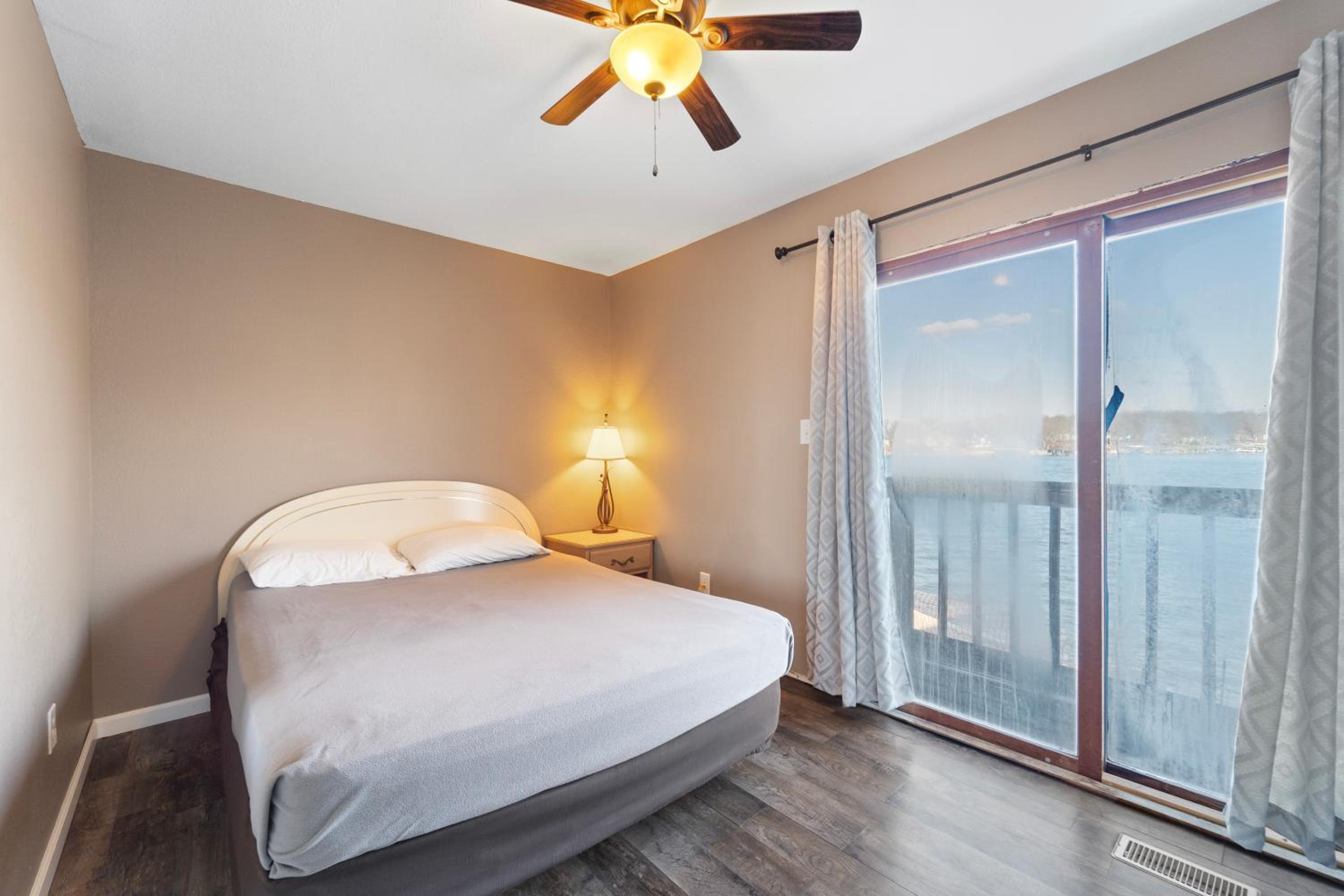 Lazy Gator House- Sleep 20- Bachelor Parties Welcome view 2