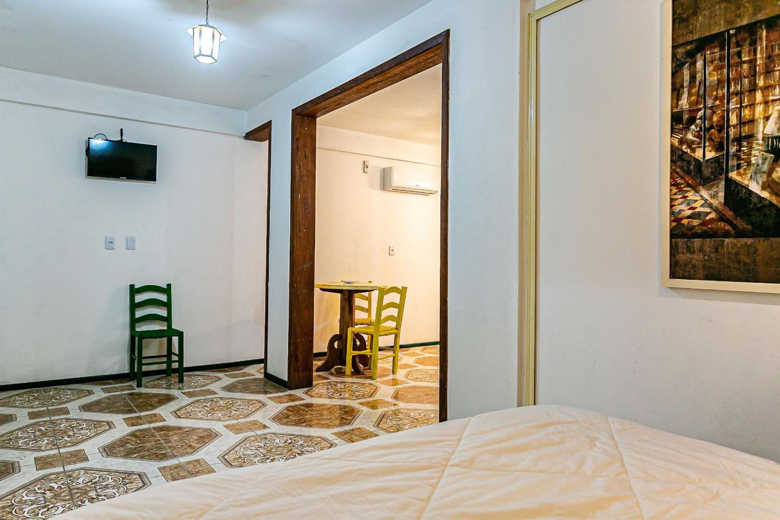 Estúdios 350m da praia e centro de Canasvieiras - Auto check-in - Jardins e e gazebos para relaxar - RESIDENCIAL AVÓ ISAURA