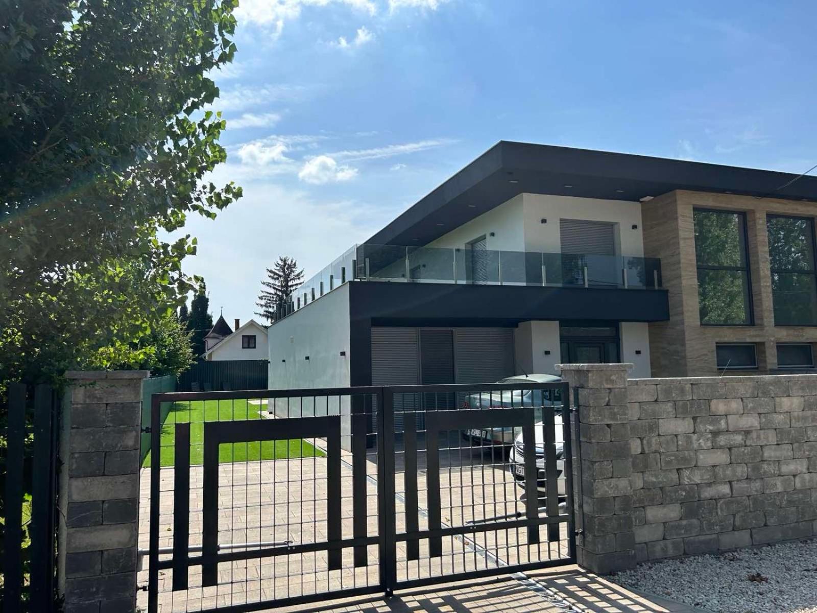 Szil-Luxury Apartman