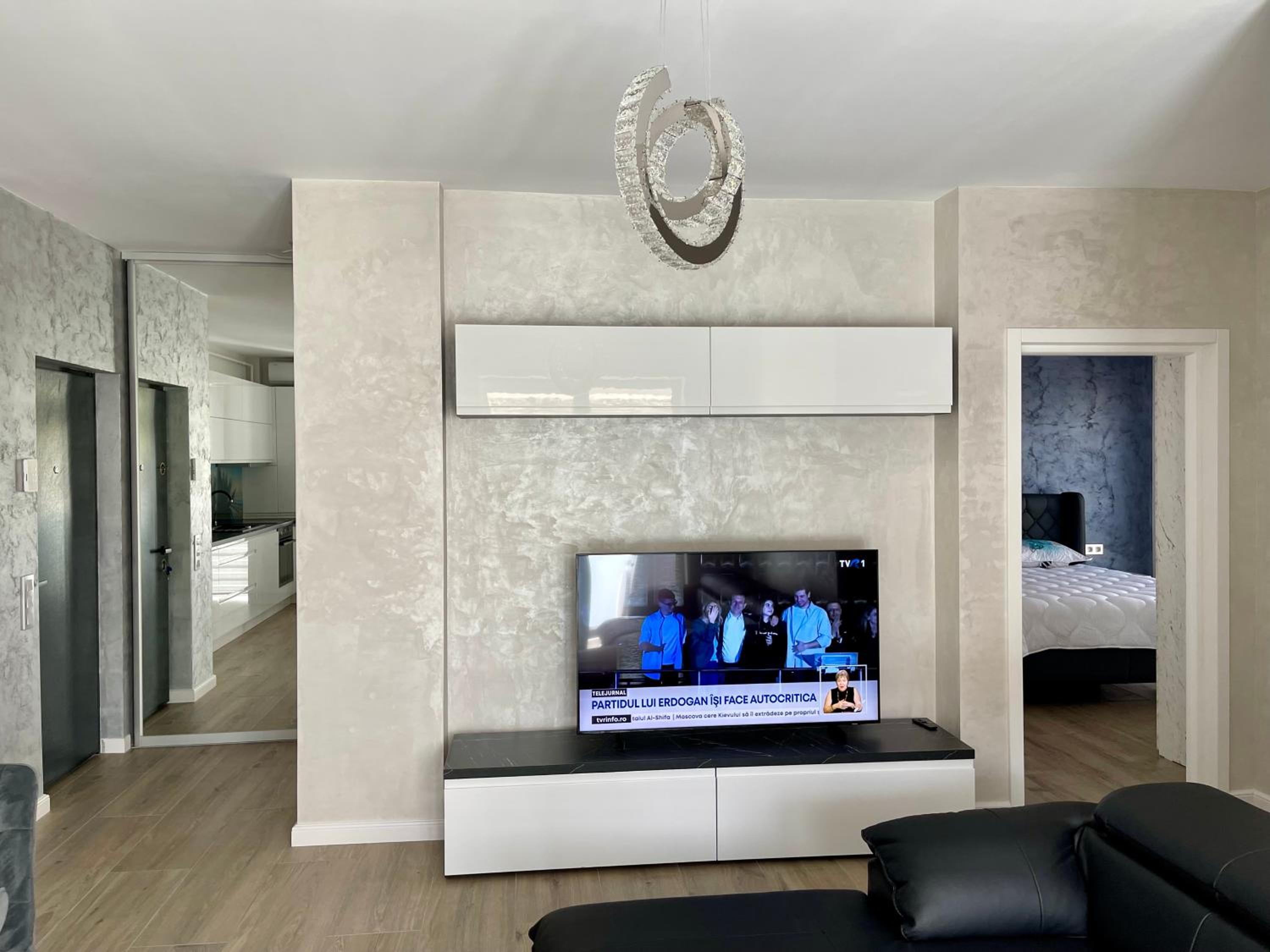 Modern and Luxury Apartment-12
